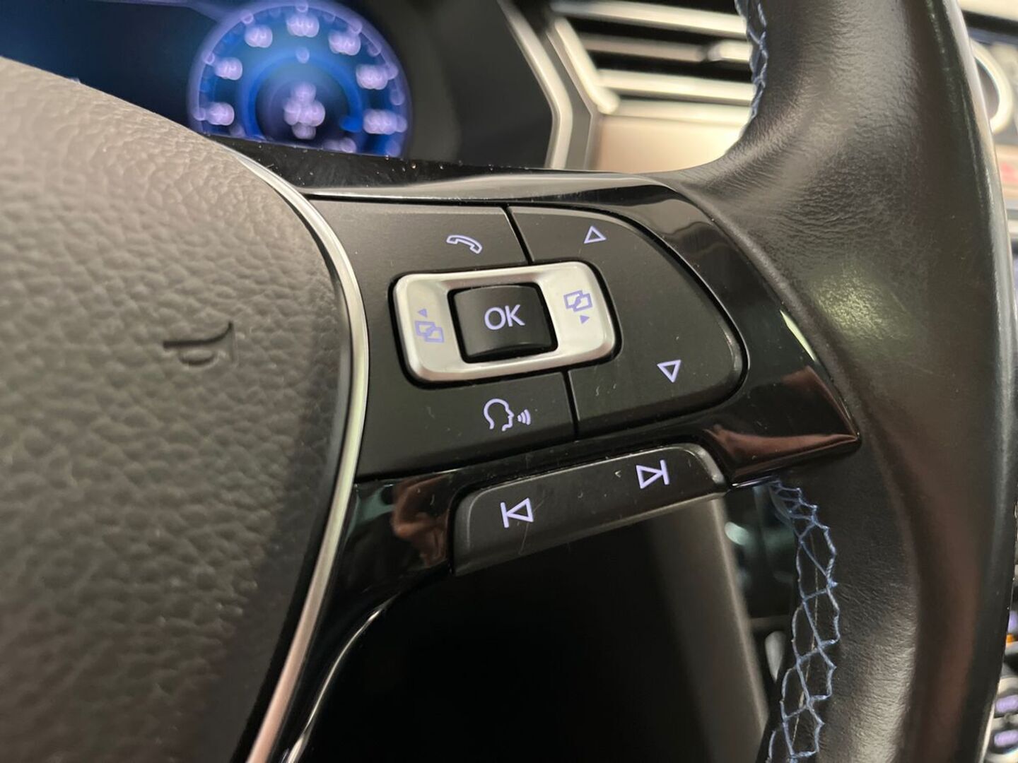 VOLKSWAGEN Passat 18