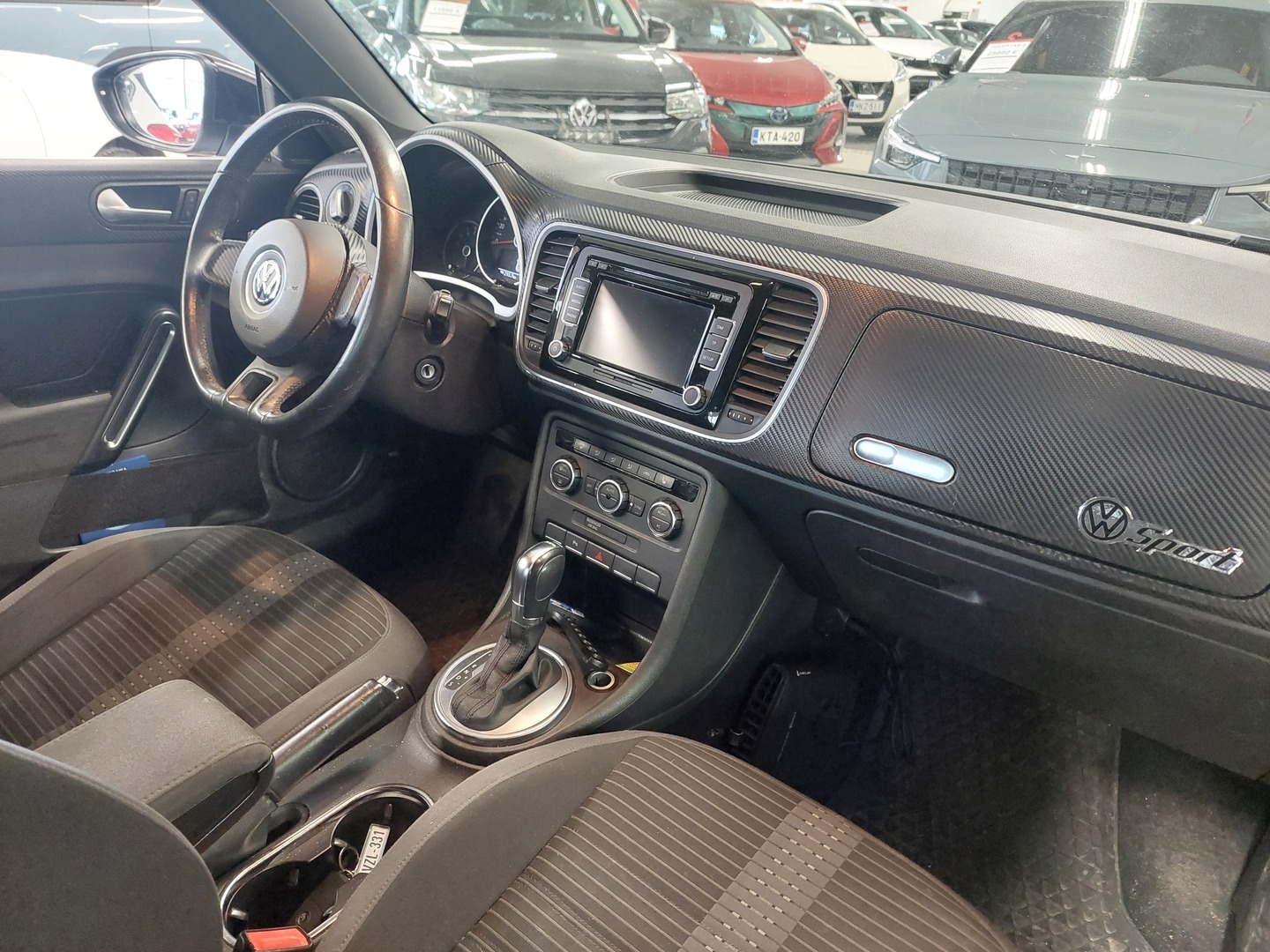 VOLKSWAGEN Beetle 2011