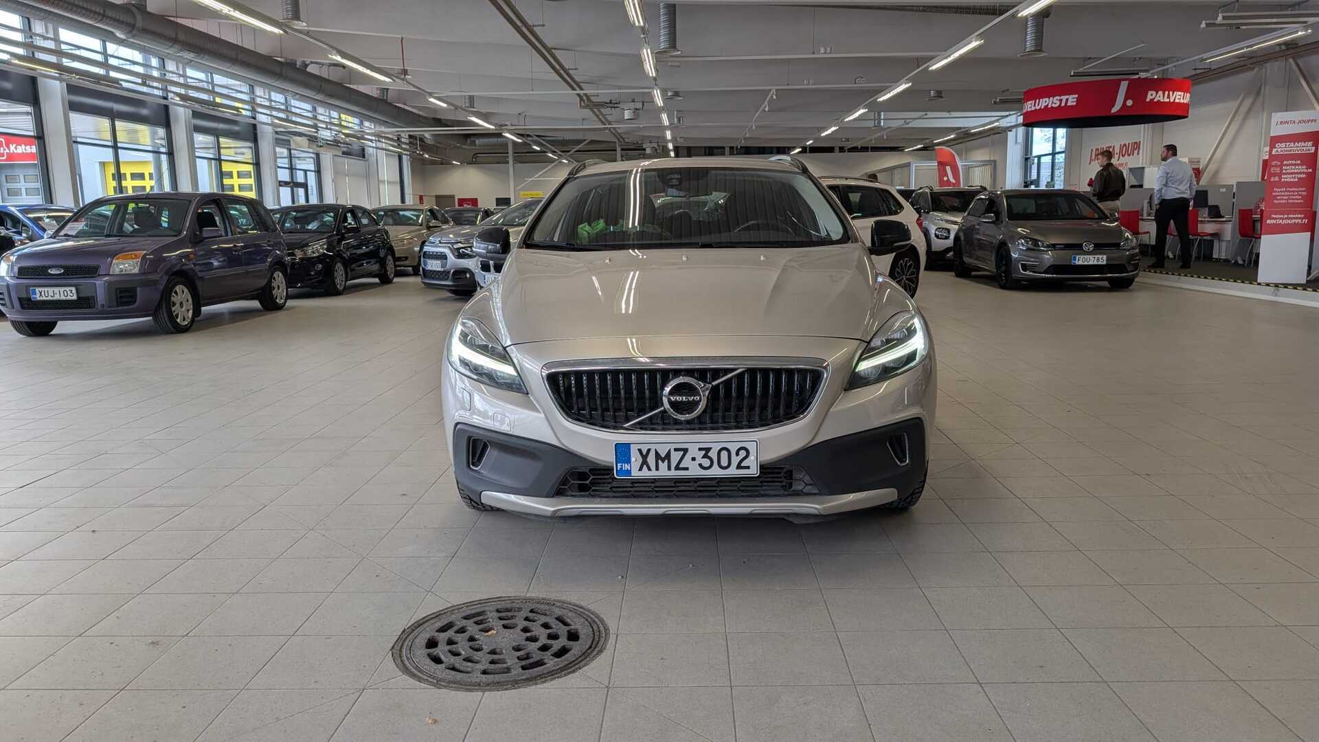 VOLVO V40 Cross Country 2017