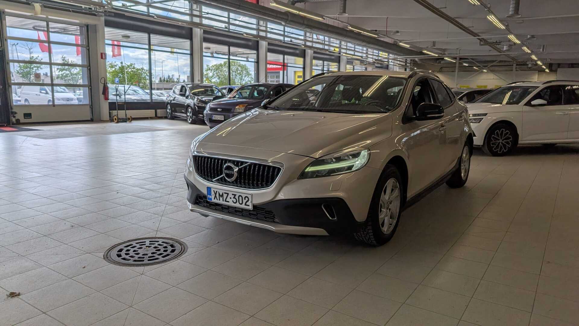 VOLVO V40 Cross Country 2017
