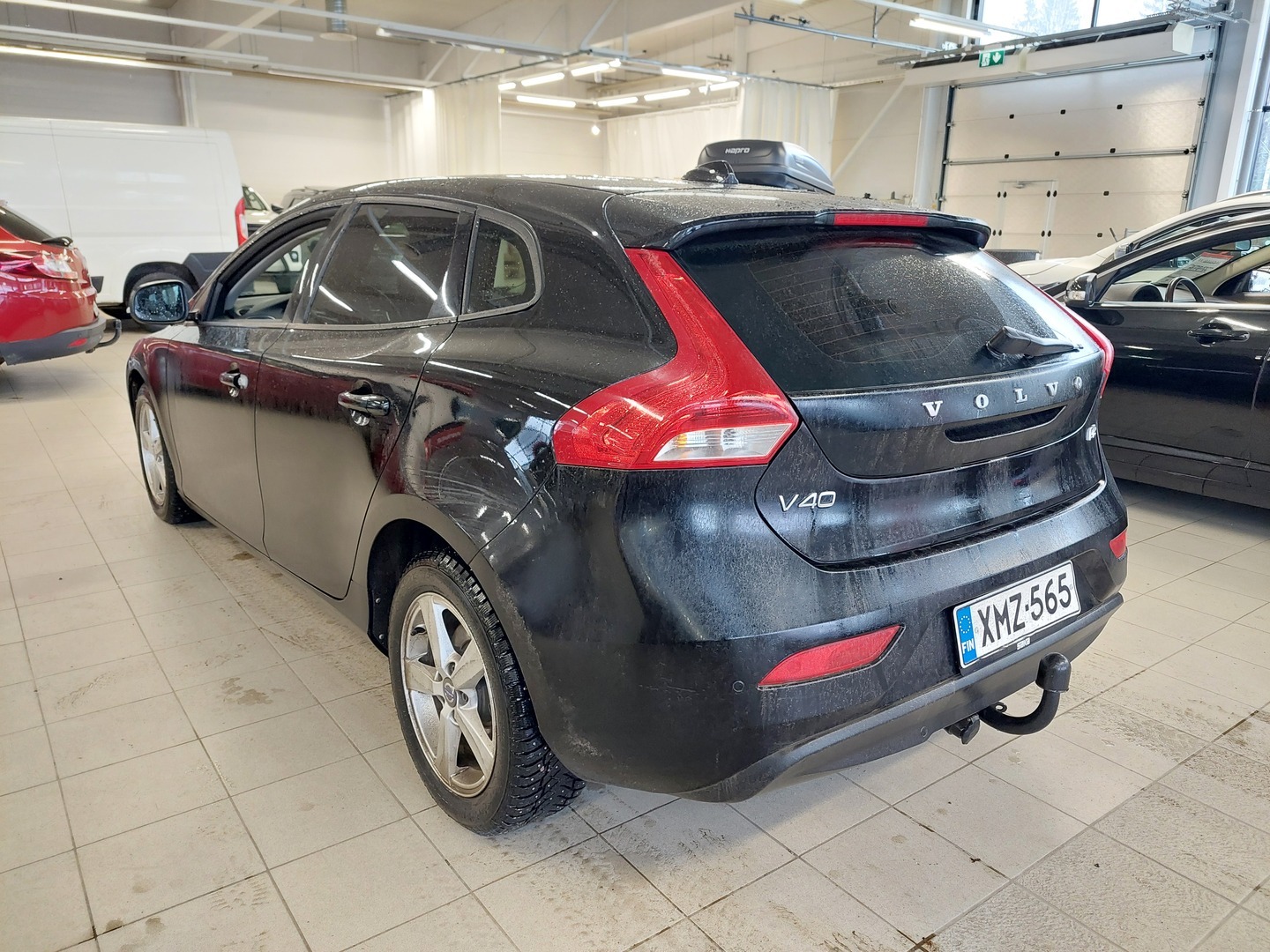 VOLVO V40 2016