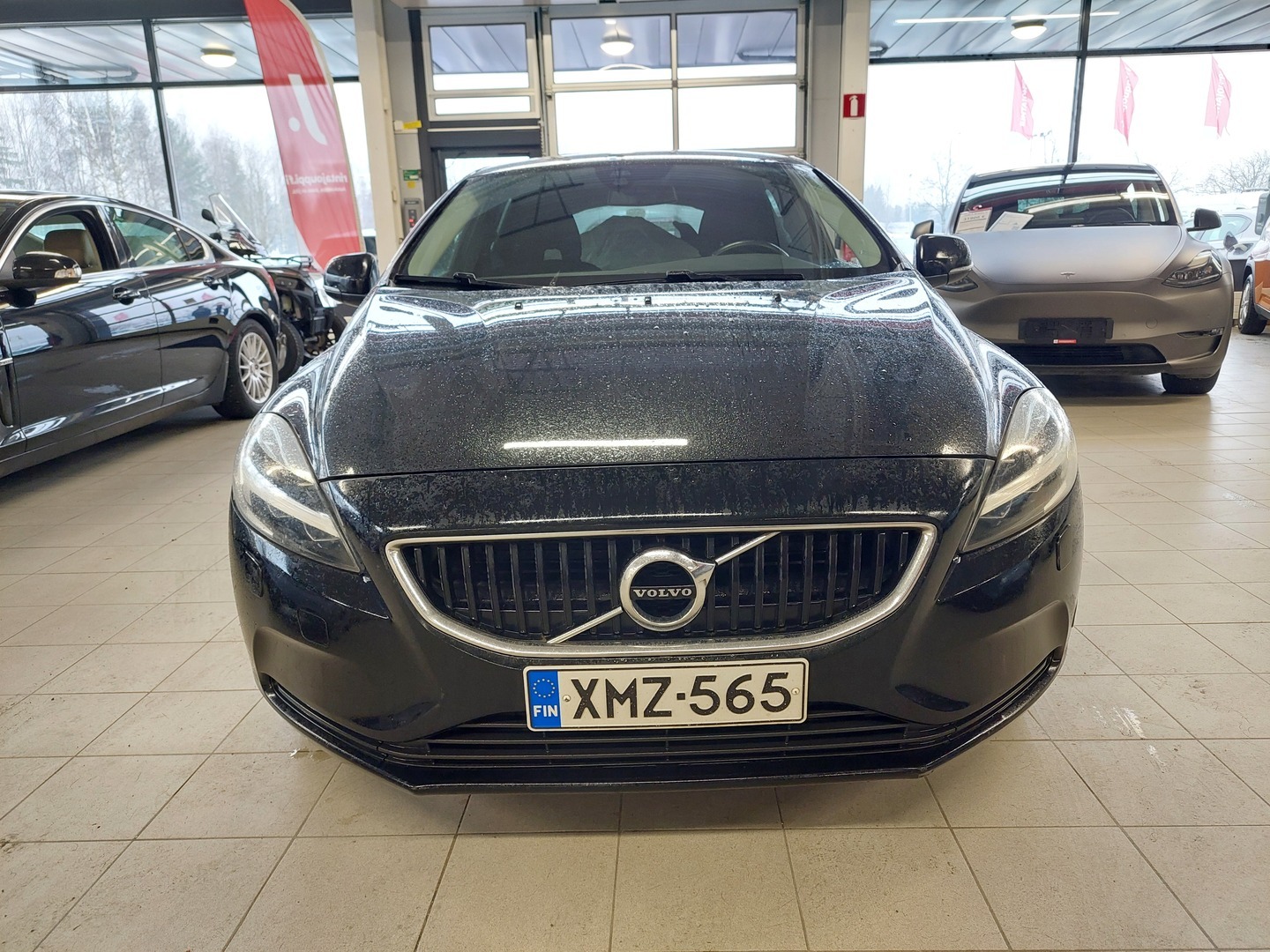VOLVO V40 2016