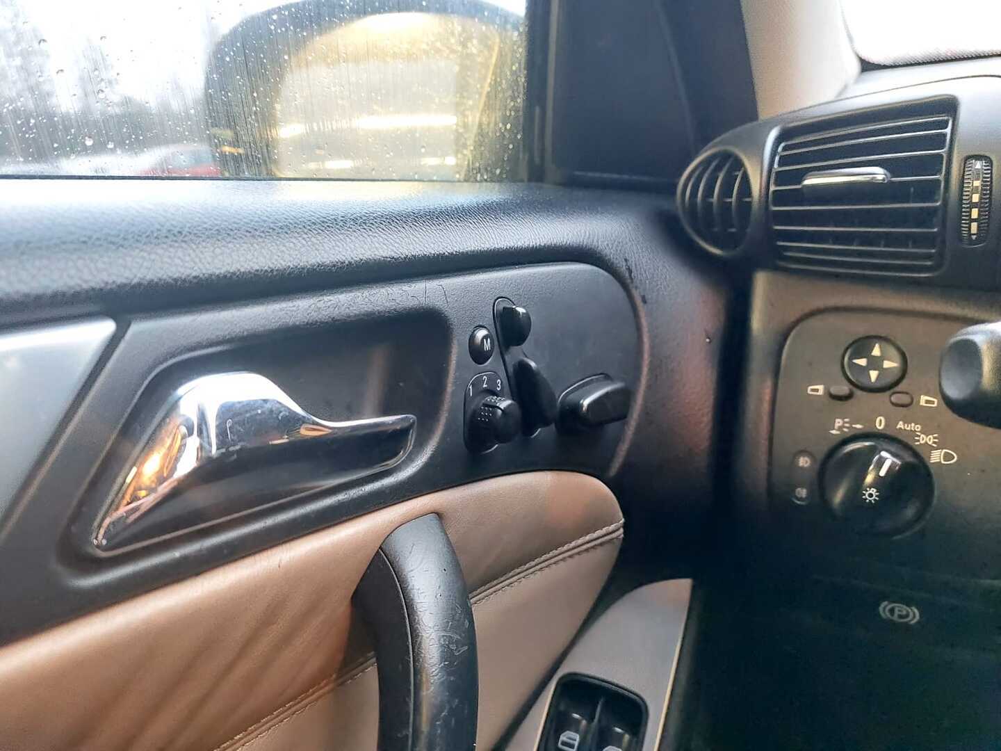 MERCEDES-BENZ C 55 AMG 2004