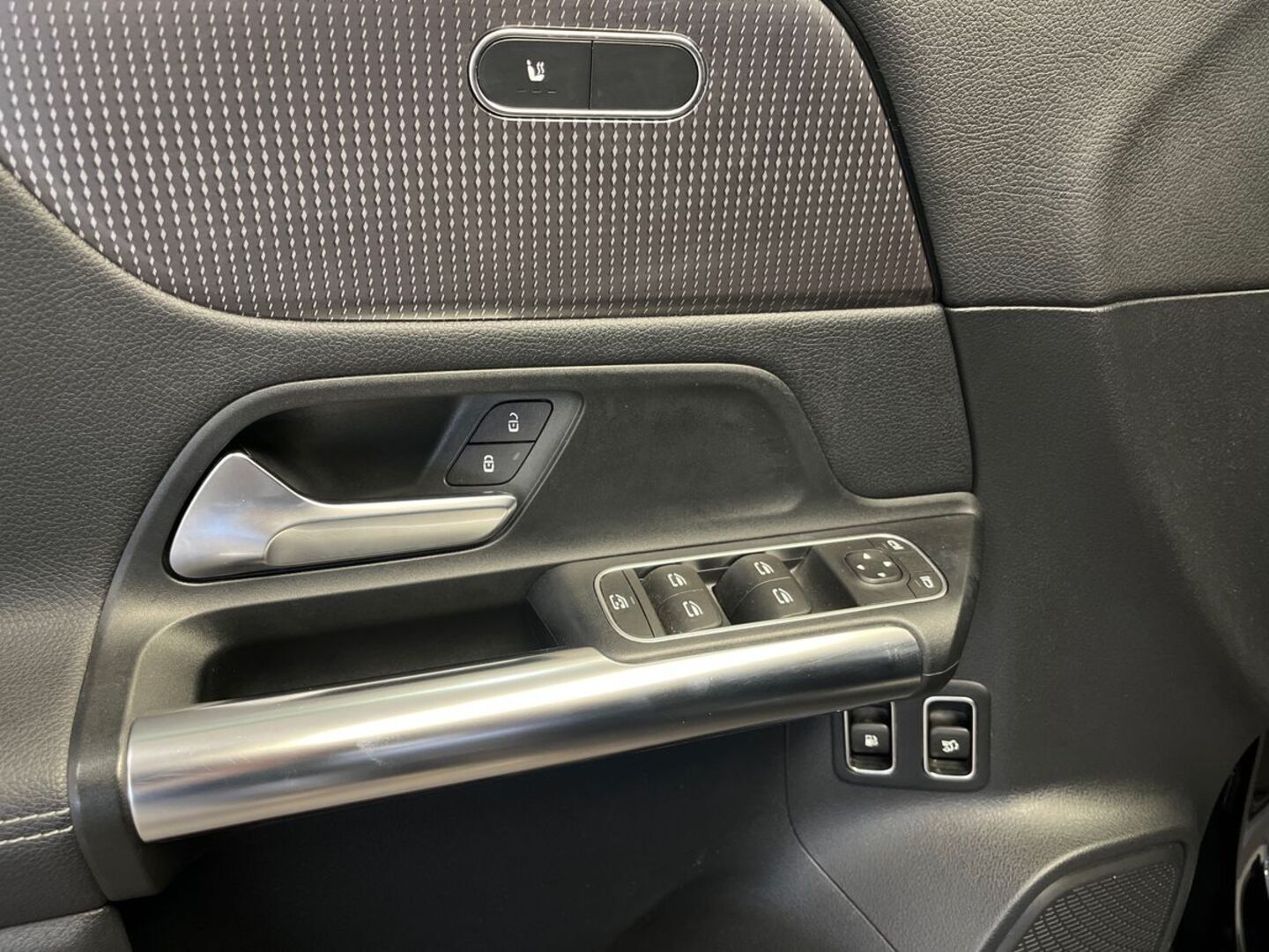 MERCEDES-BENZ GLA 15