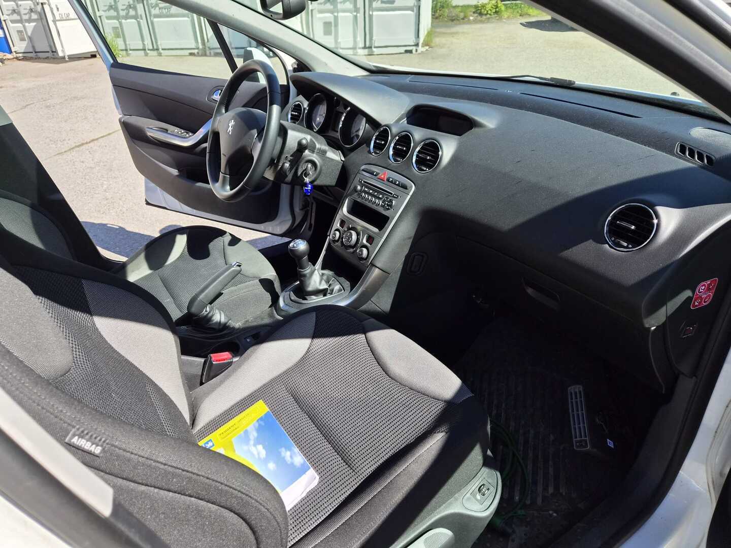 PEUGEOT 308 2011