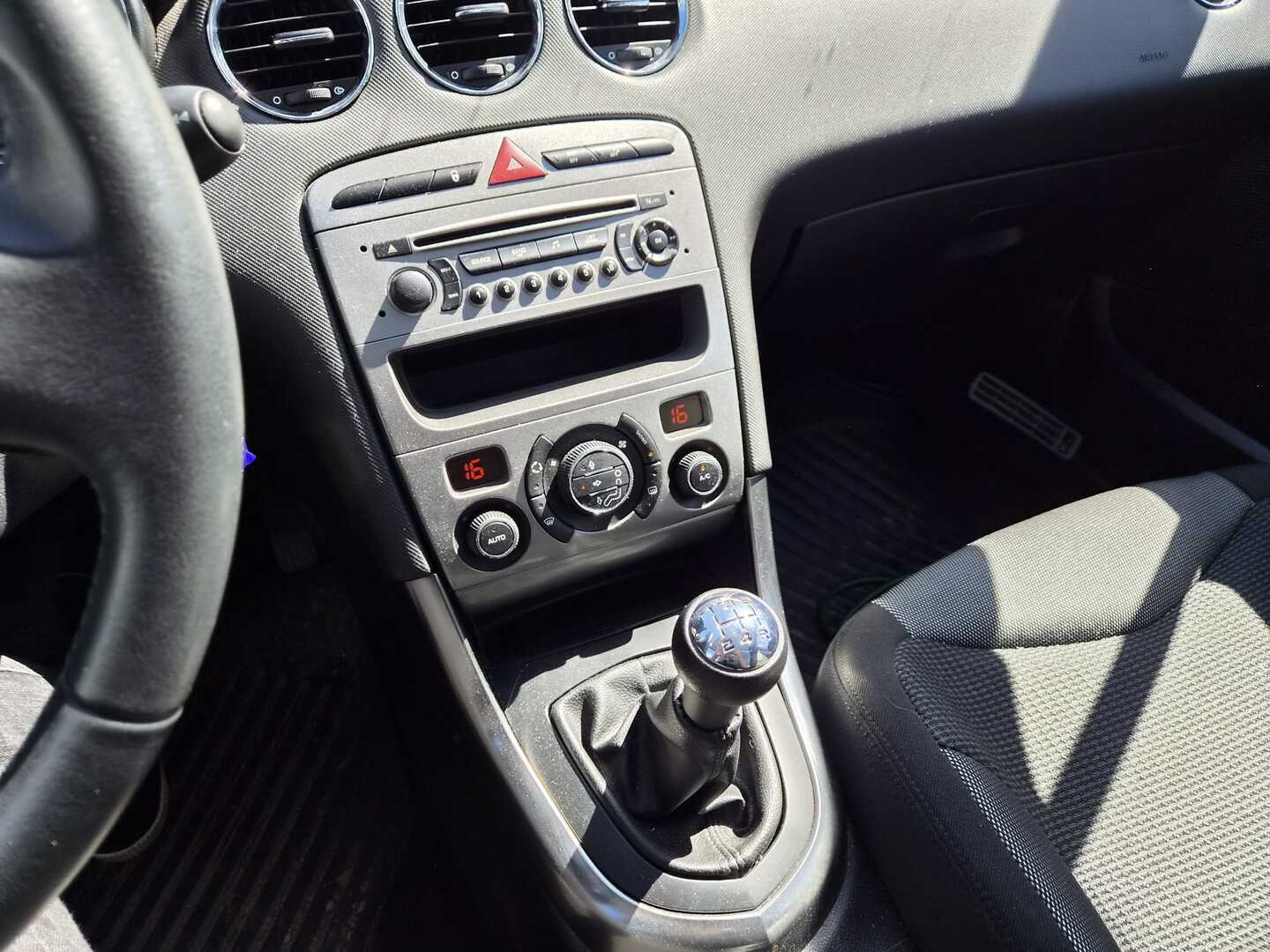 PEUGEOT 308 2011