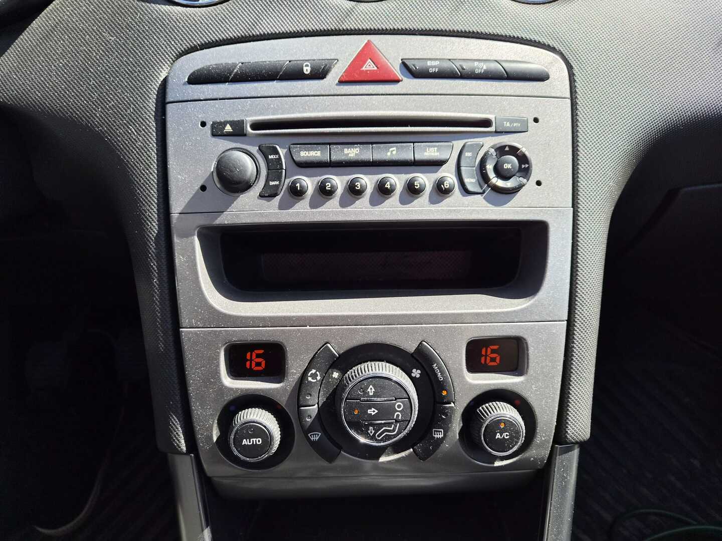 PEUGEOT 308 2011