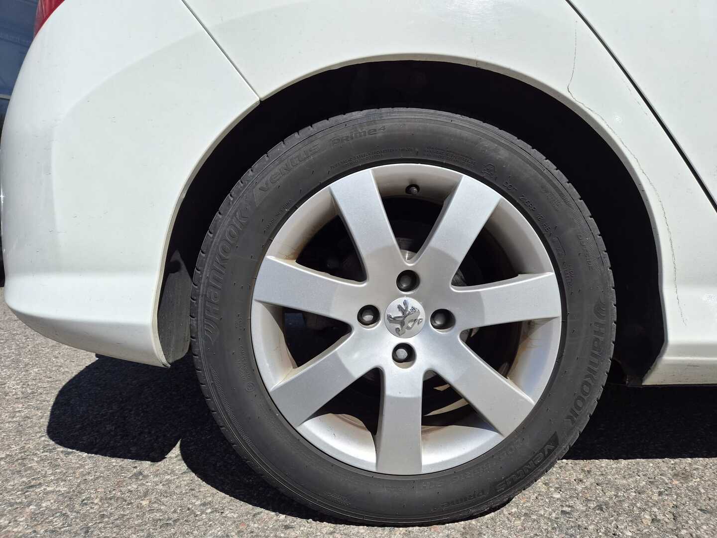 PEUGEOT 308 2011