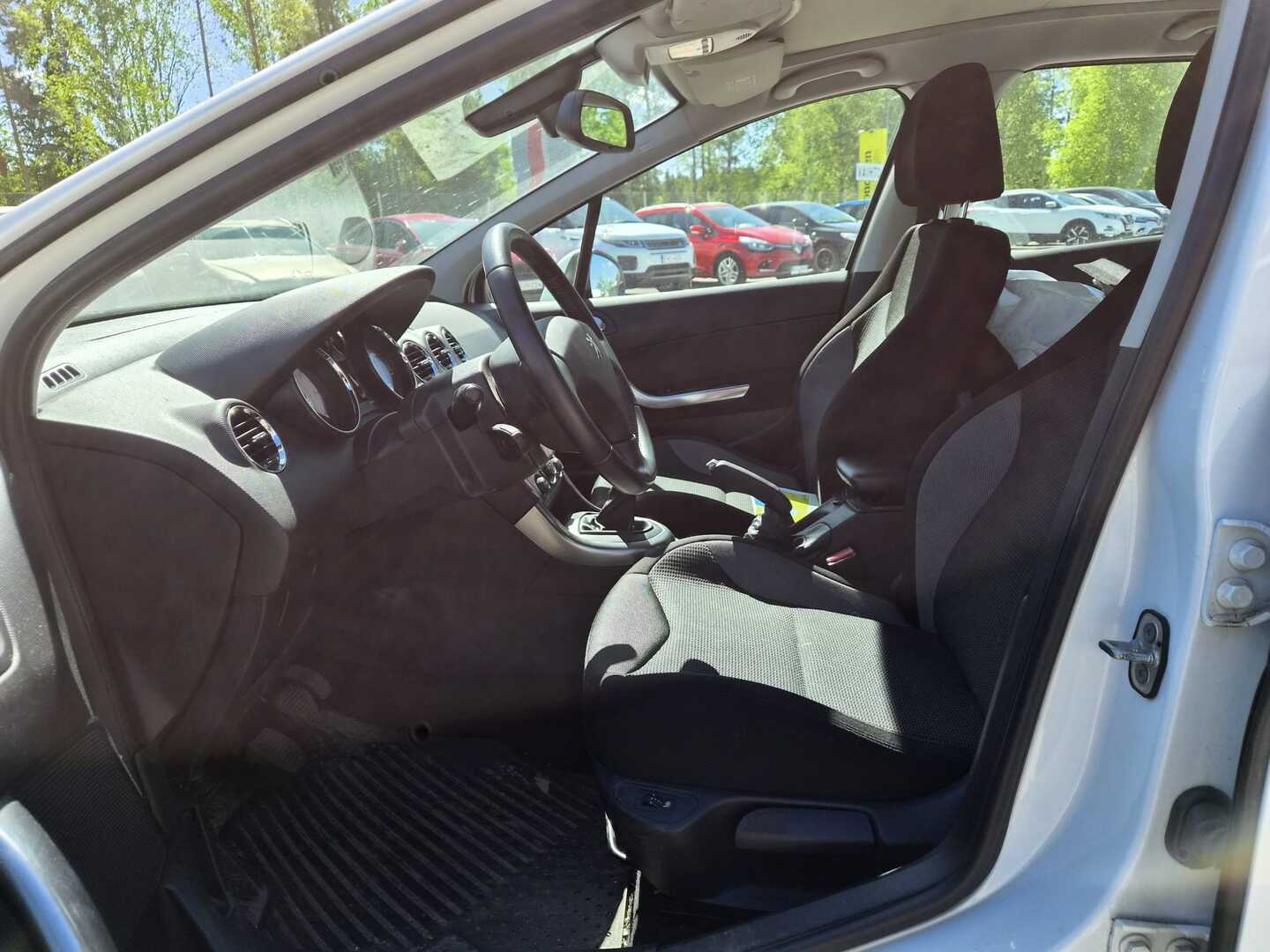 PEUGEOT 308 2011