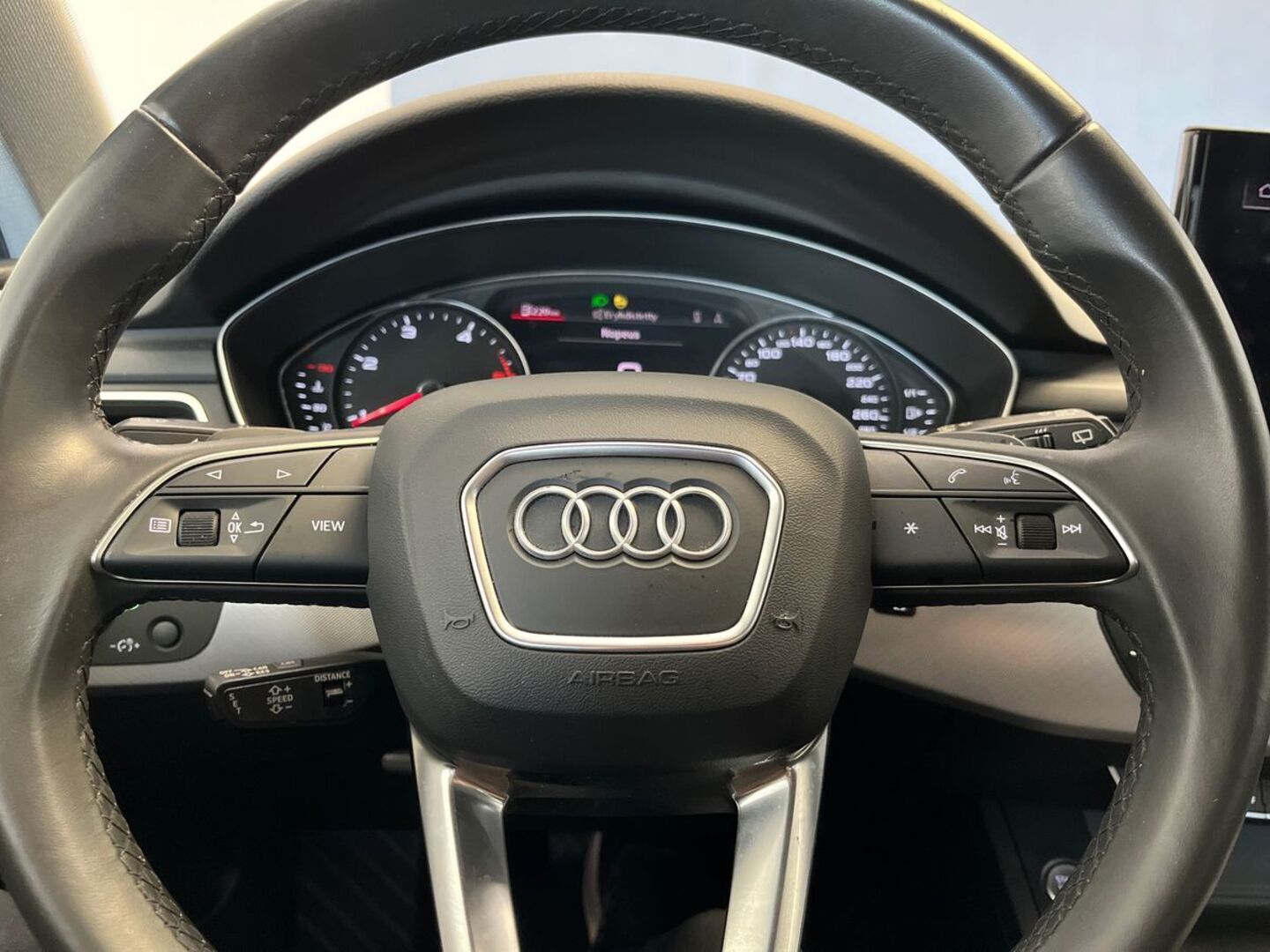 AUDI A4 2021