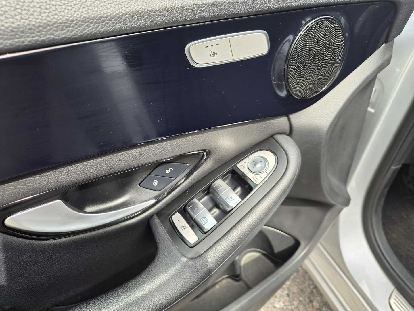 MERCEDES-BENZ C 2016