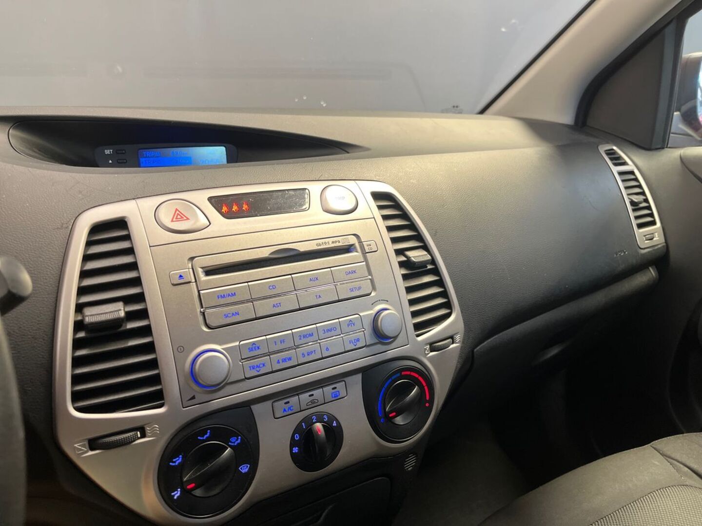HYUNDAI i20 2010