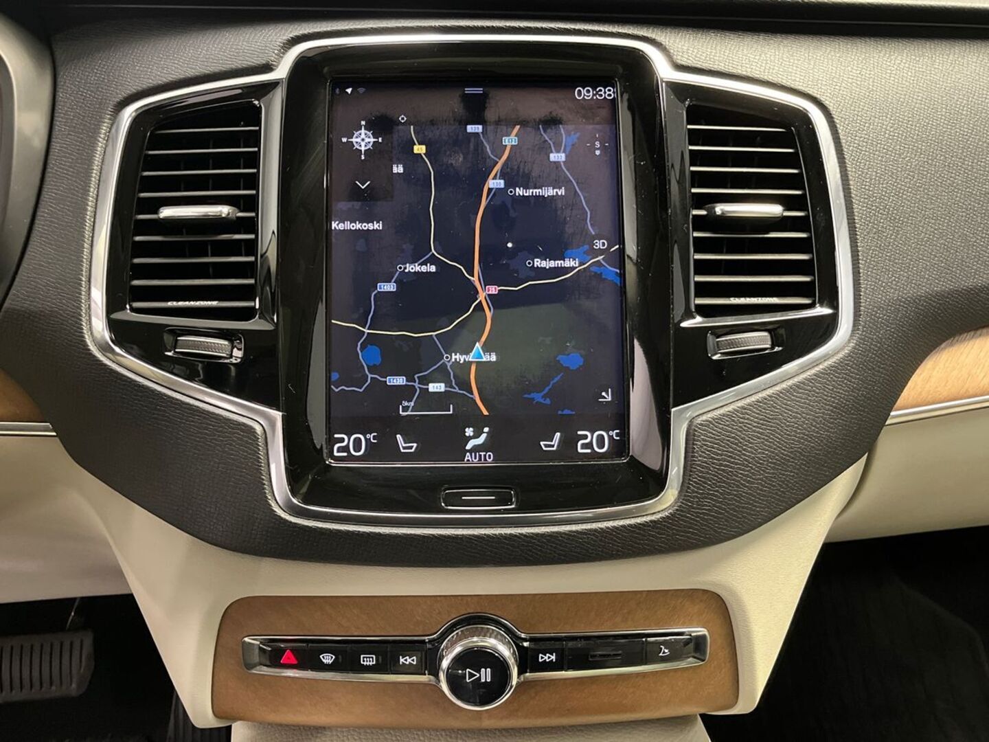 VOLVO XC90 29