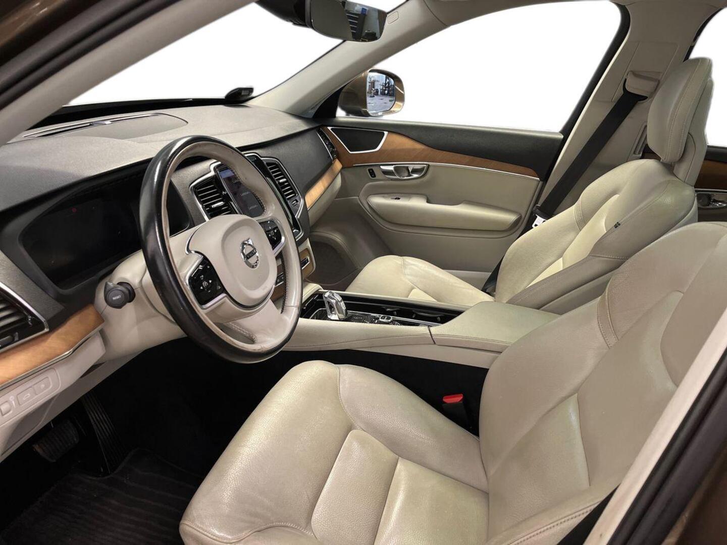 VOLVO XC90 7