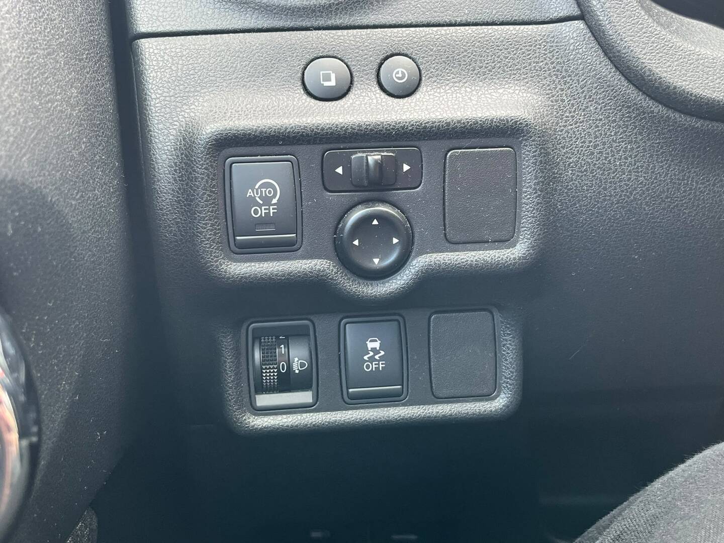 NISSAN Note 2015