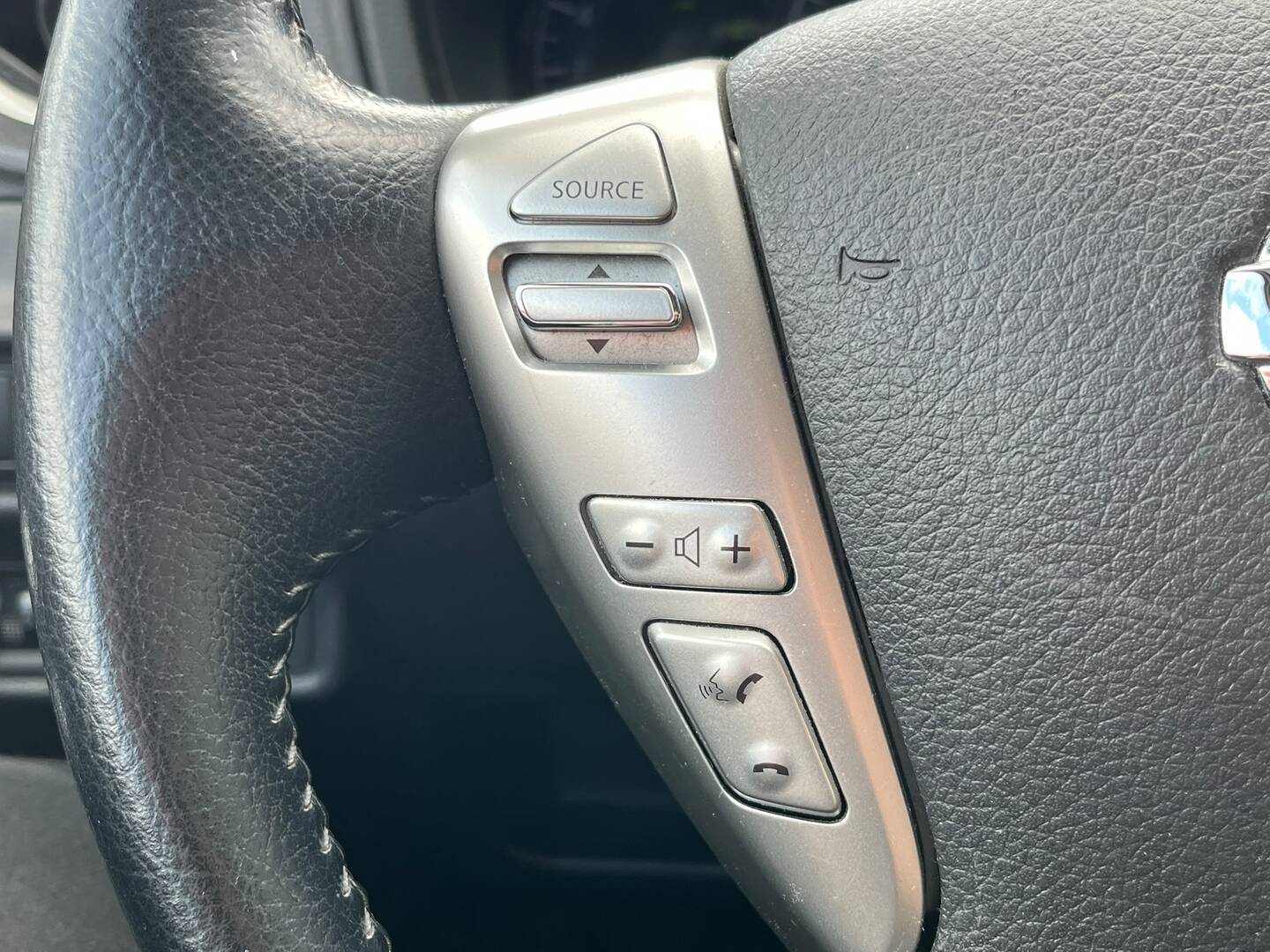 NISSAN Note 2015