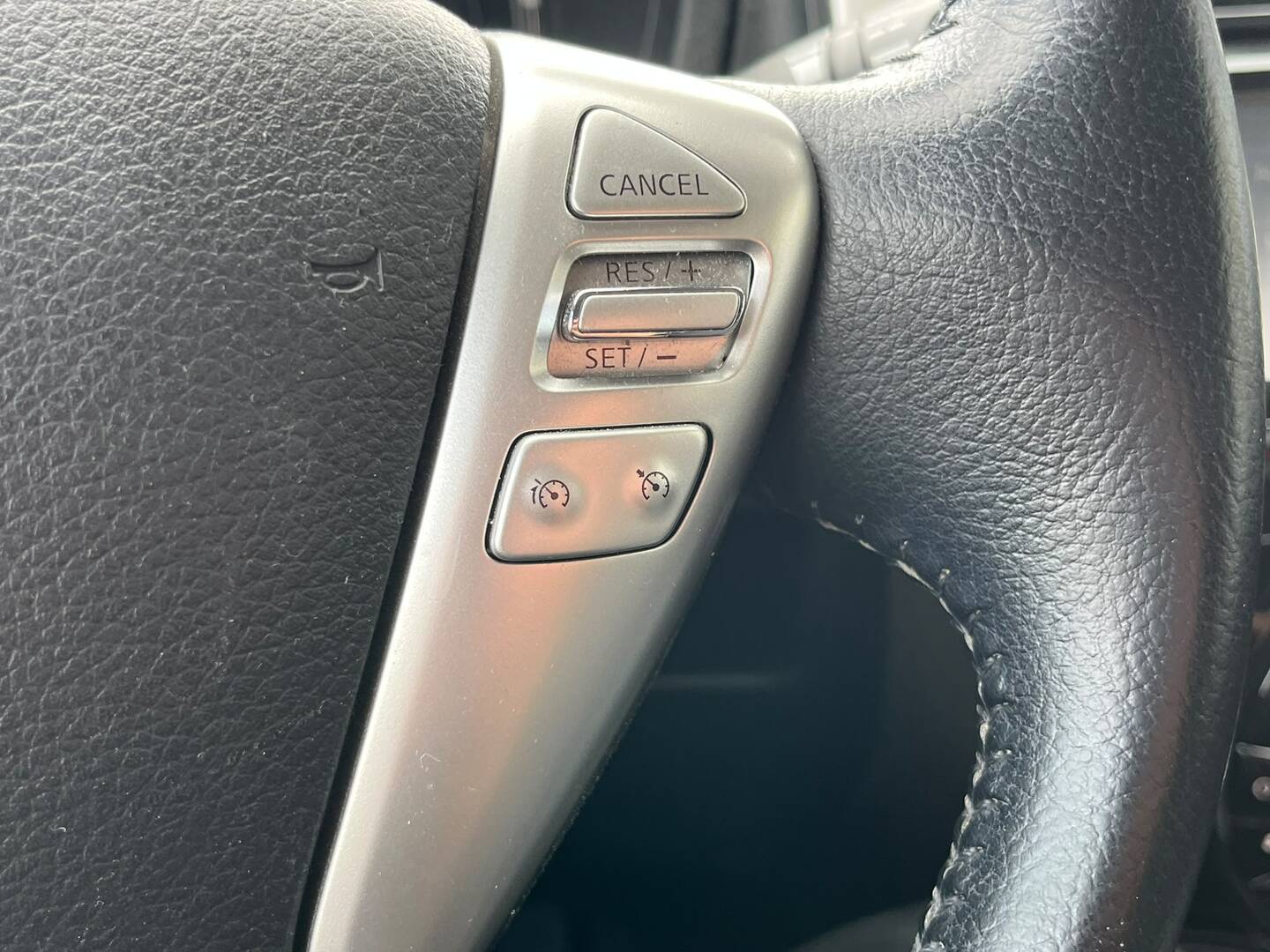 NISSAN Note 2015