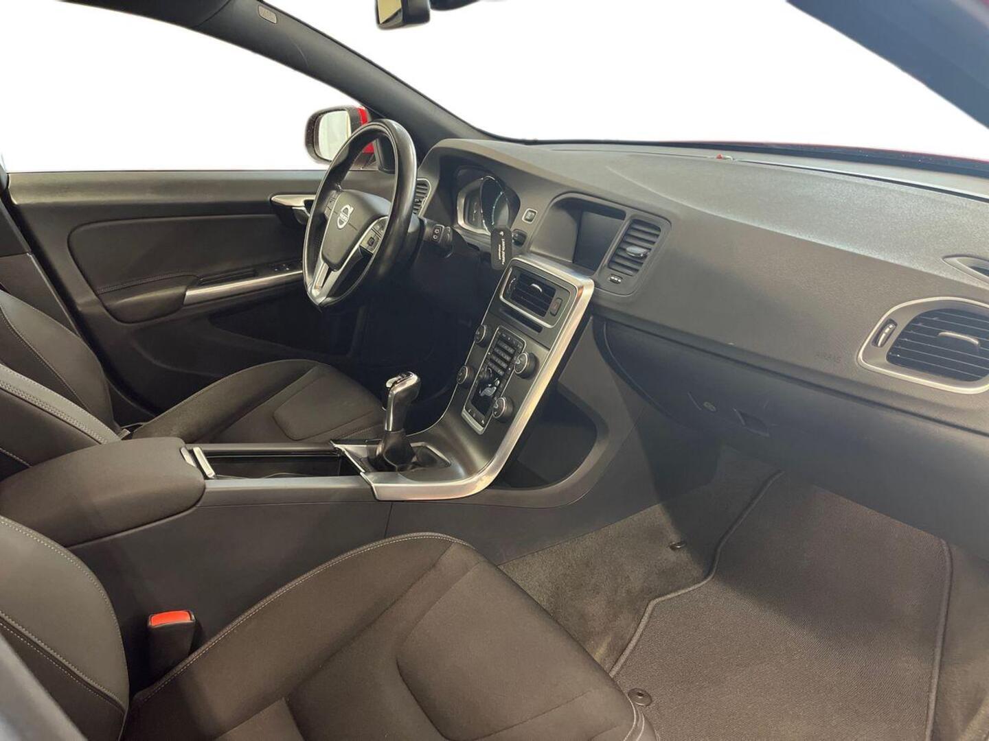VOLVO V60 2014