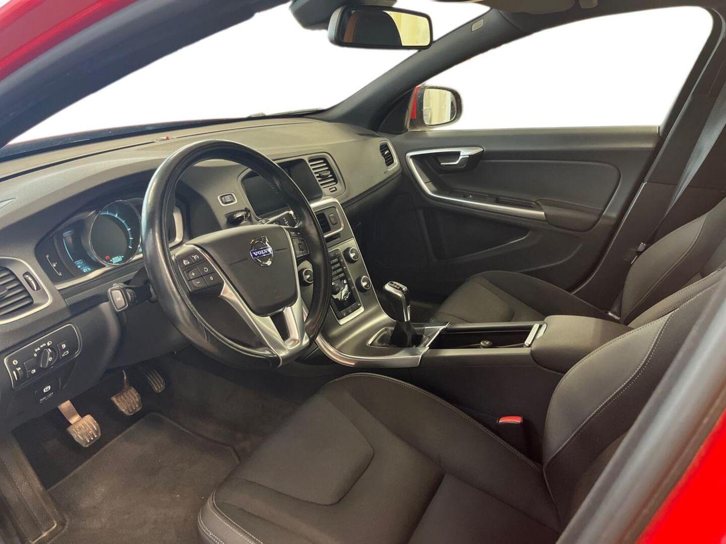 VOLVO V60 2014