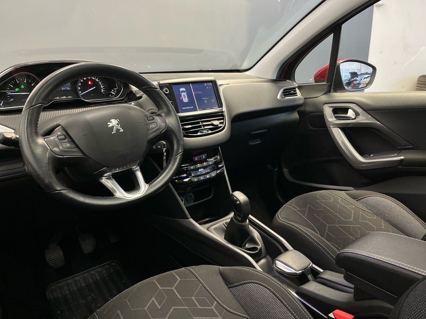 PEUGEOT 2008 2018
