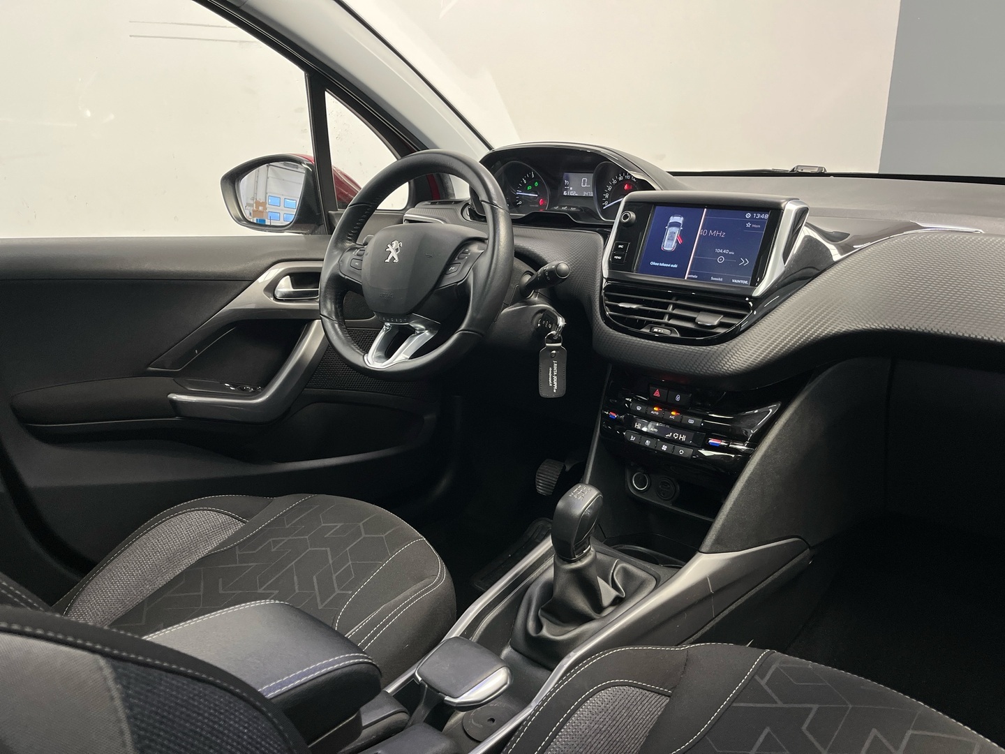 PEUGEOT 2008 2018