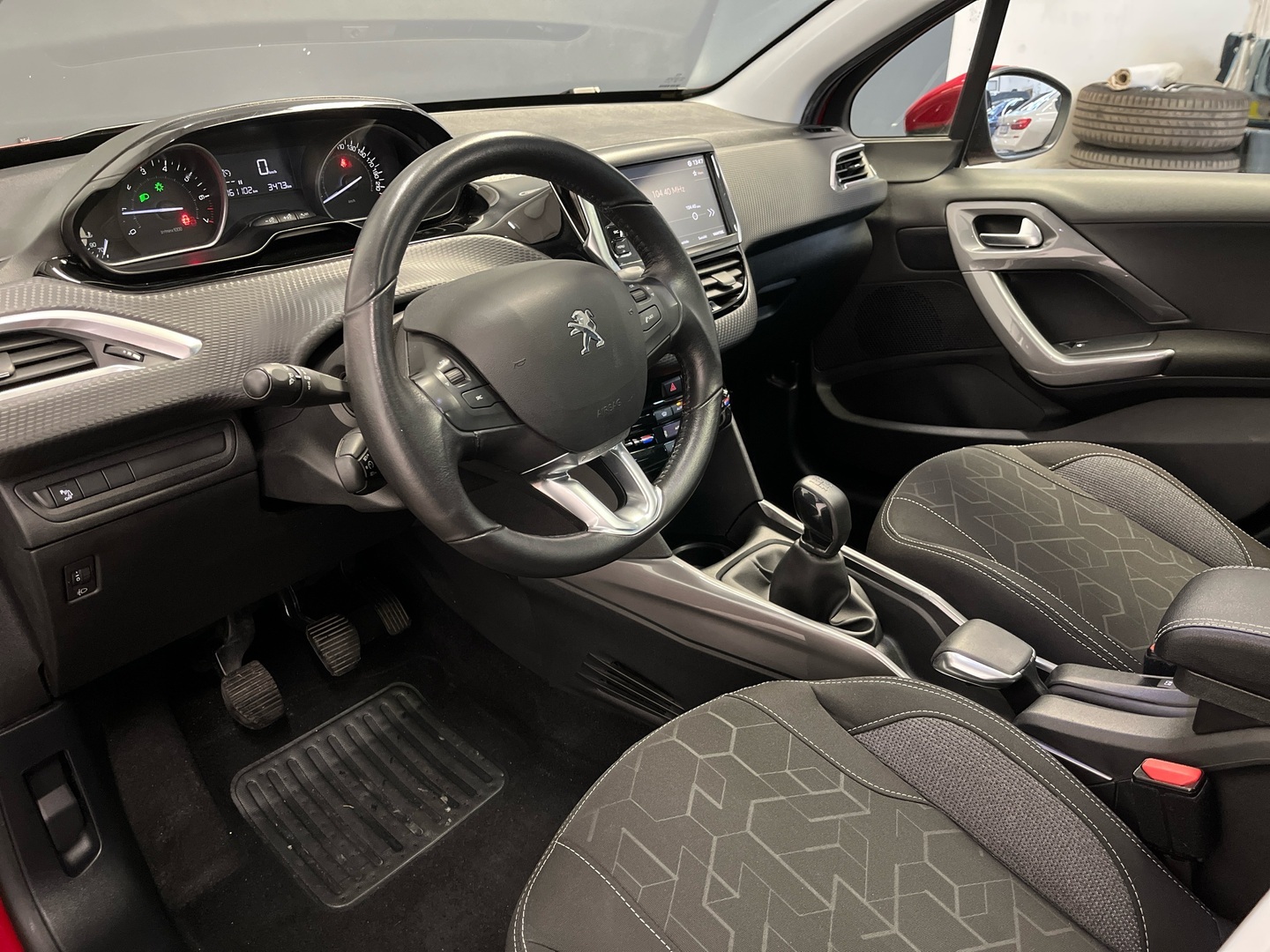 PEUGEOT 2008 2018