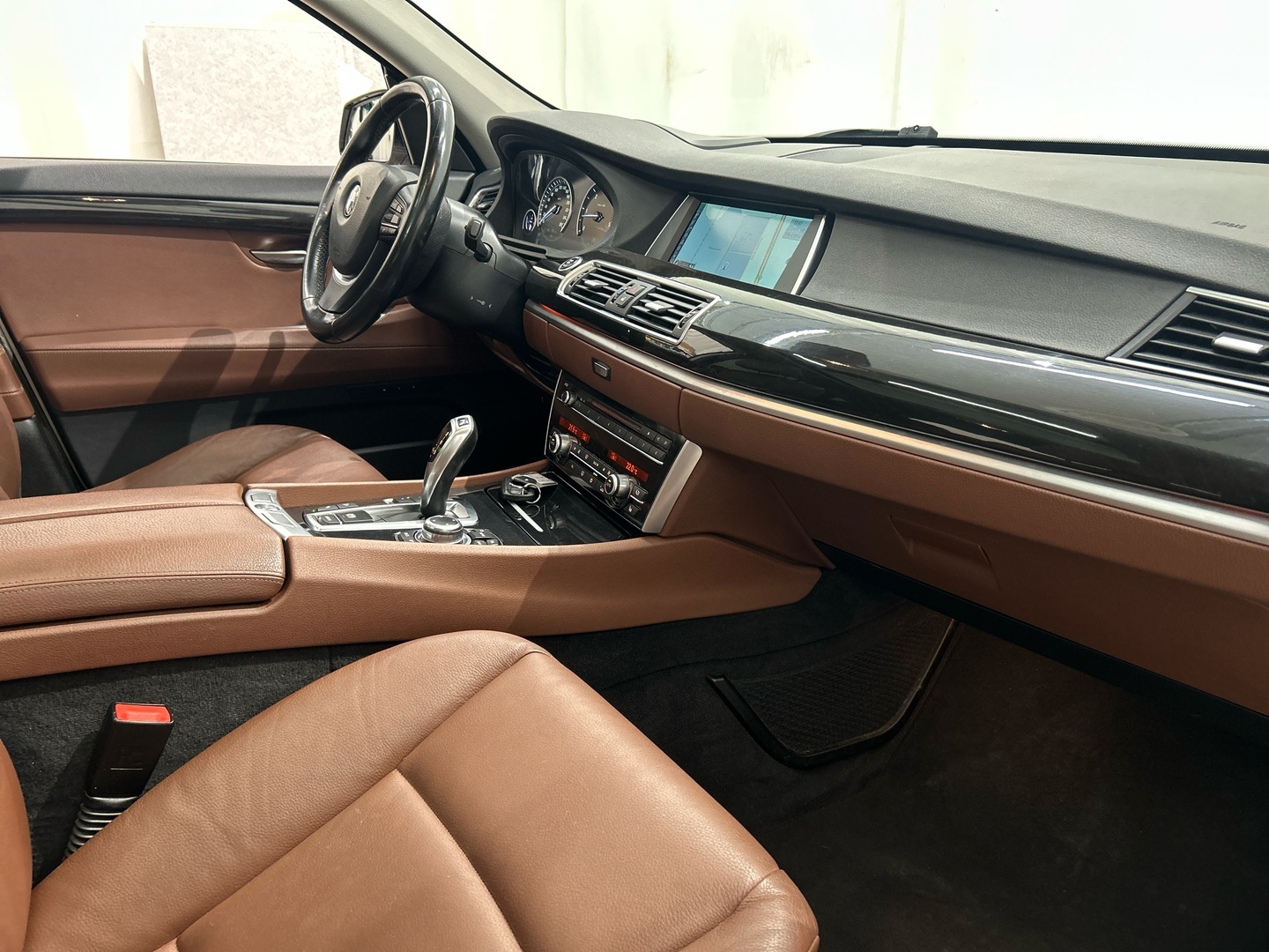 BMW 530 GRAN TURISMO 2011