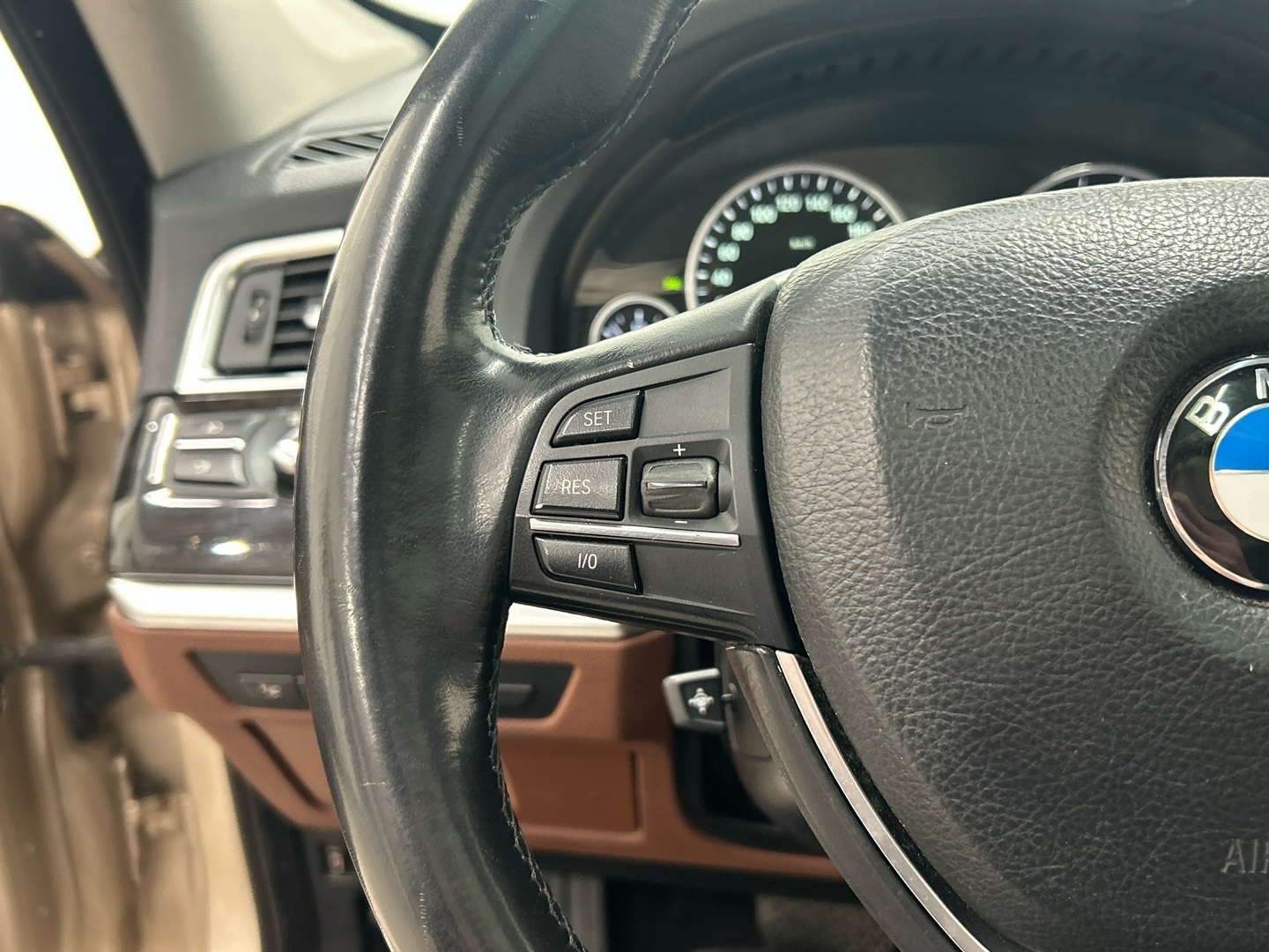 BMW 530 GRAN TURISMO 2011