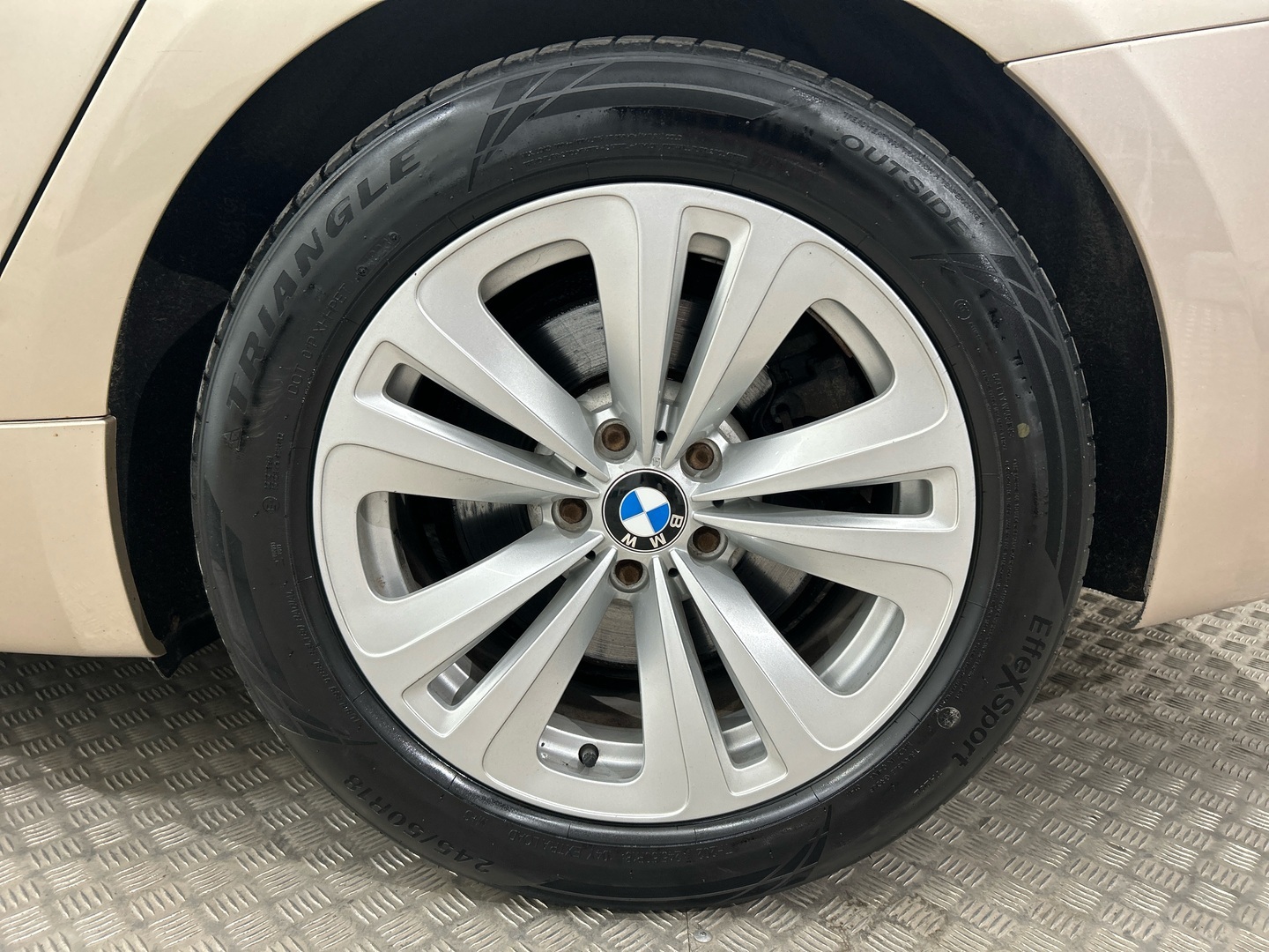 BMW 530 GRAN TURISMO 2011