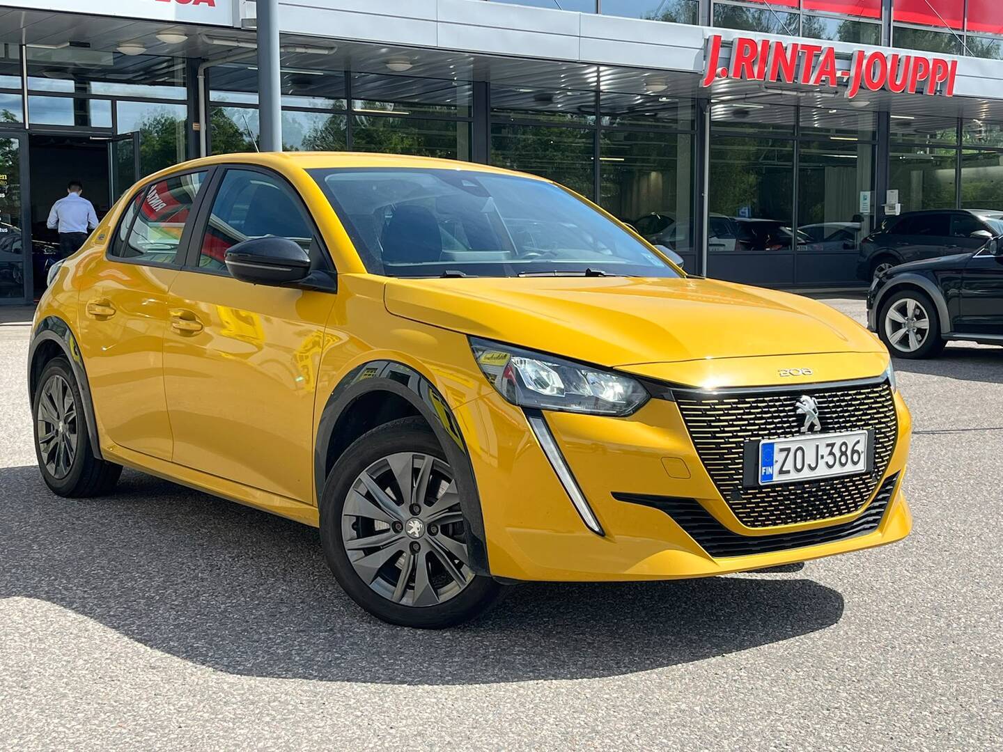 PEUGEOT e-208 2022
