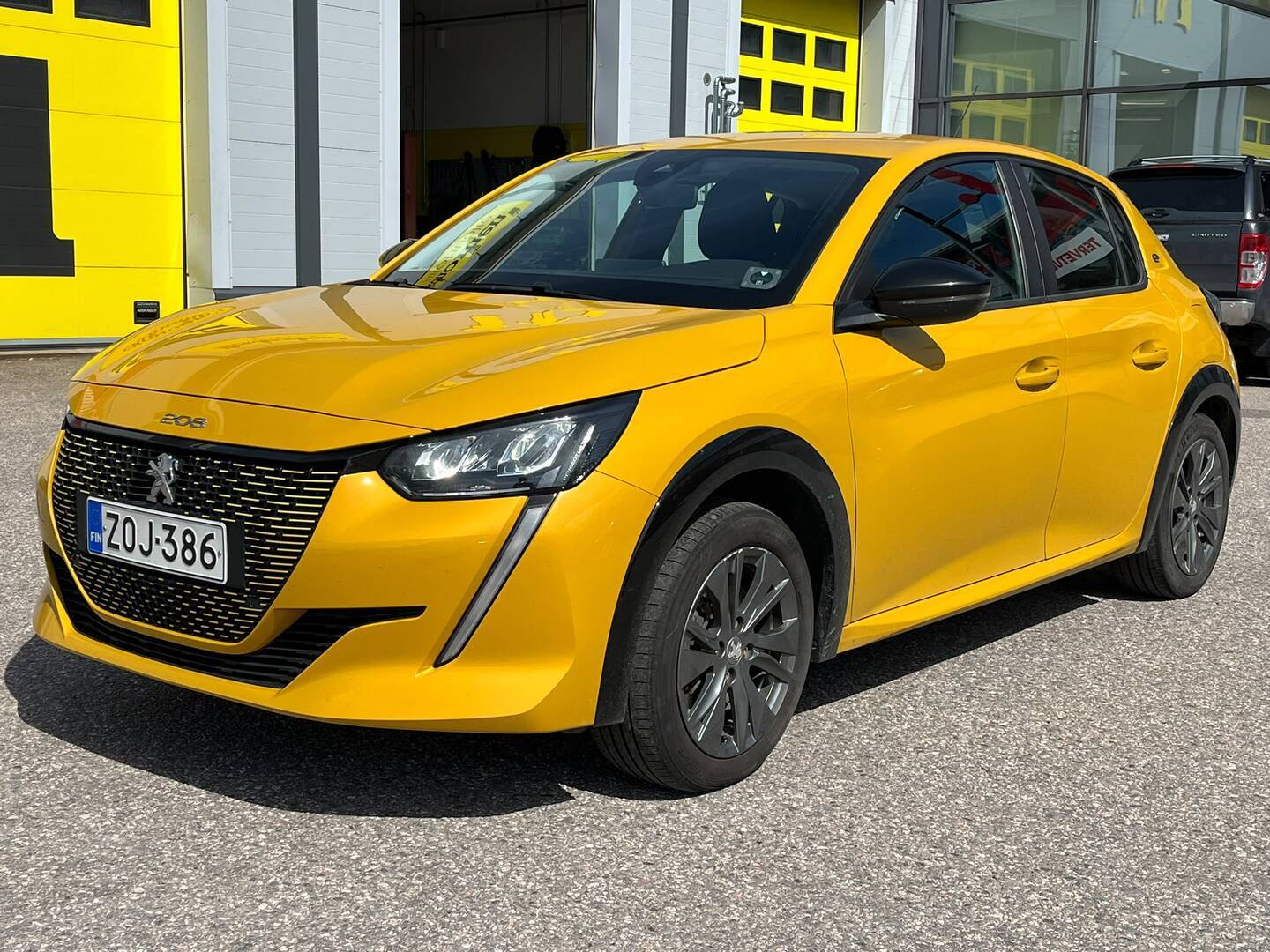 PEUGEOT e-208 2022