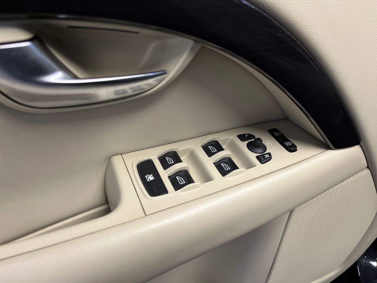 VOLVO XC70 2009