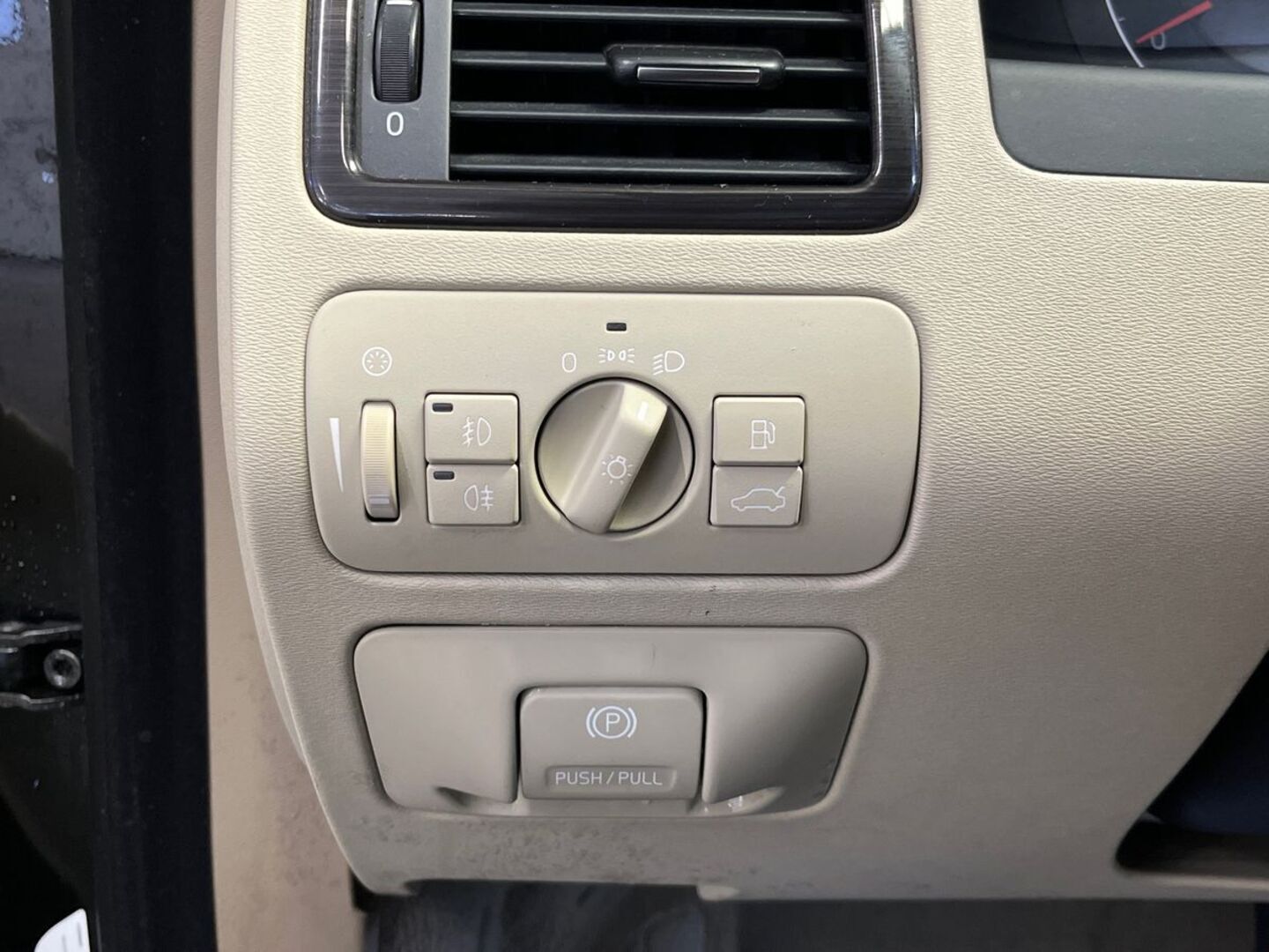 VOLVO XC70 2009