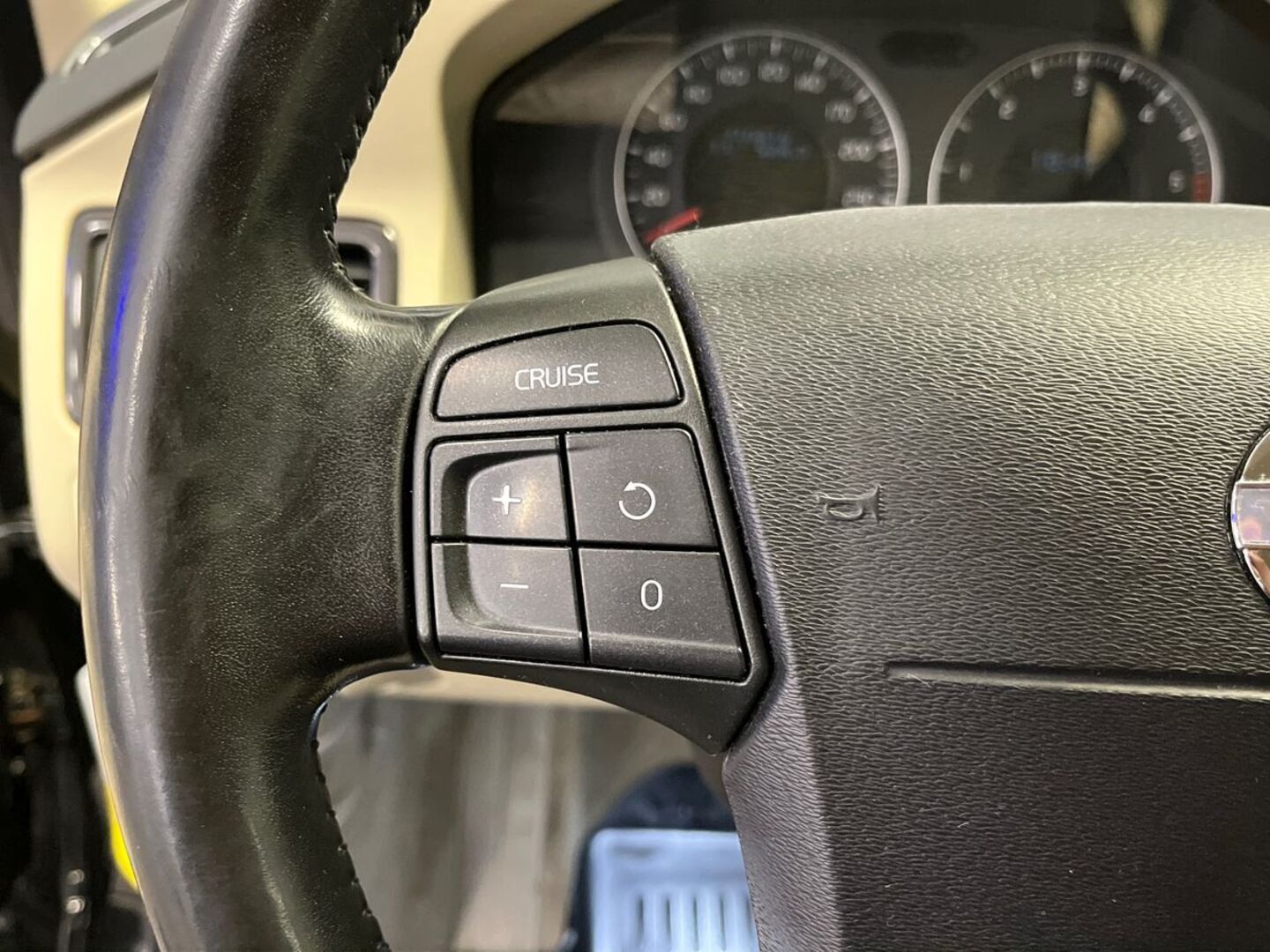 VOLVO XC70 2009