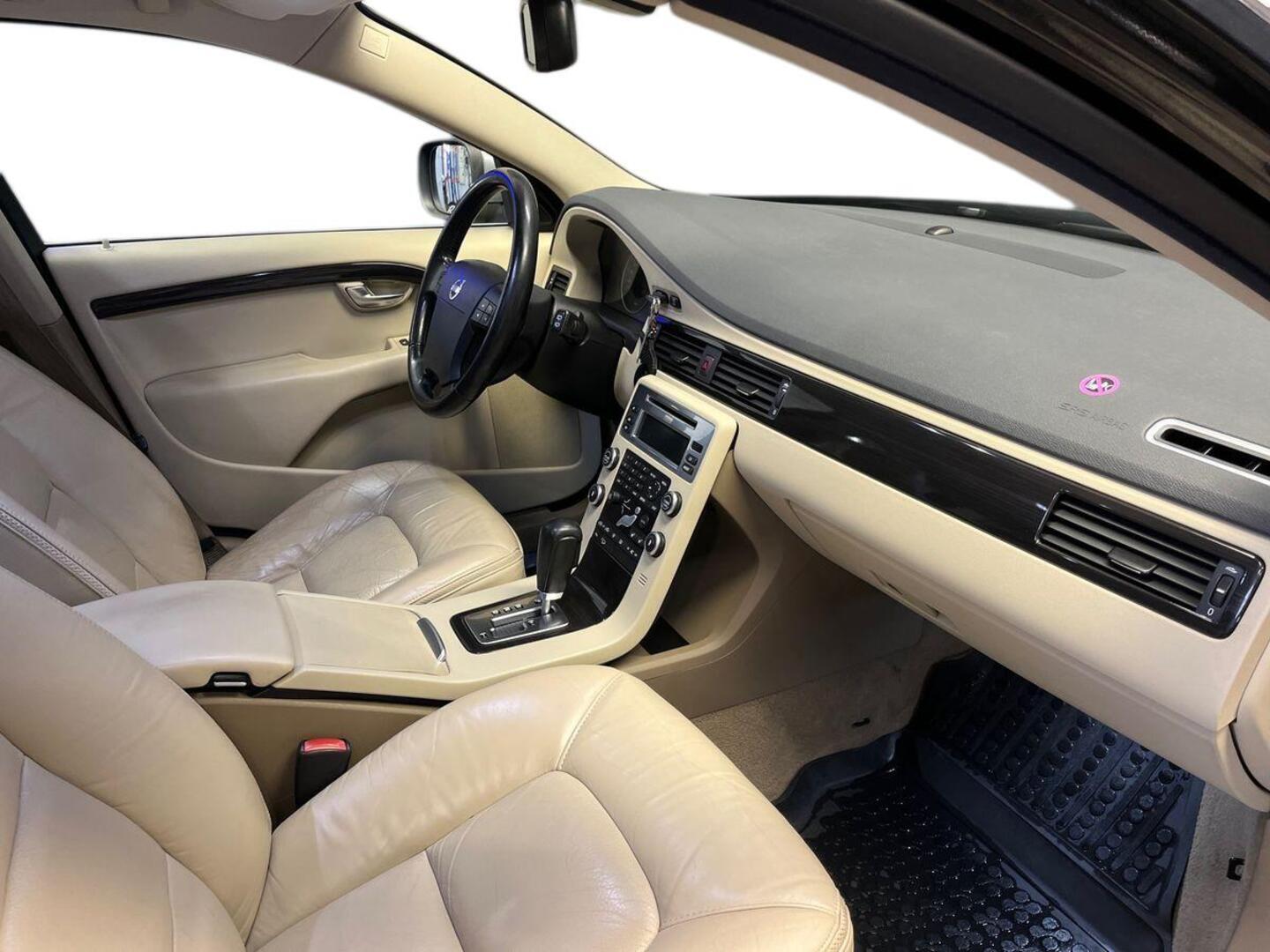 VOLVO XC70 2009
