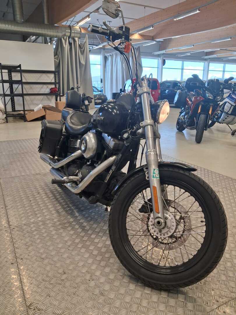 HARLEY-DAVIDSON DYNA 2012
