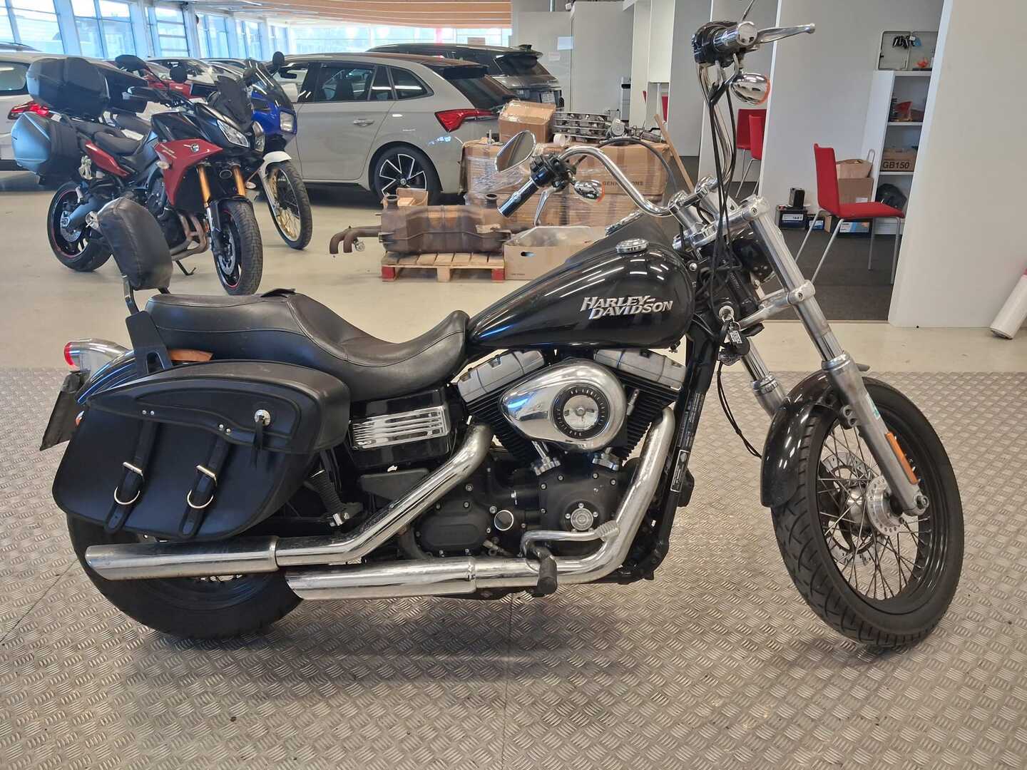 HARLEY-DAVIDSON DYNA 2012