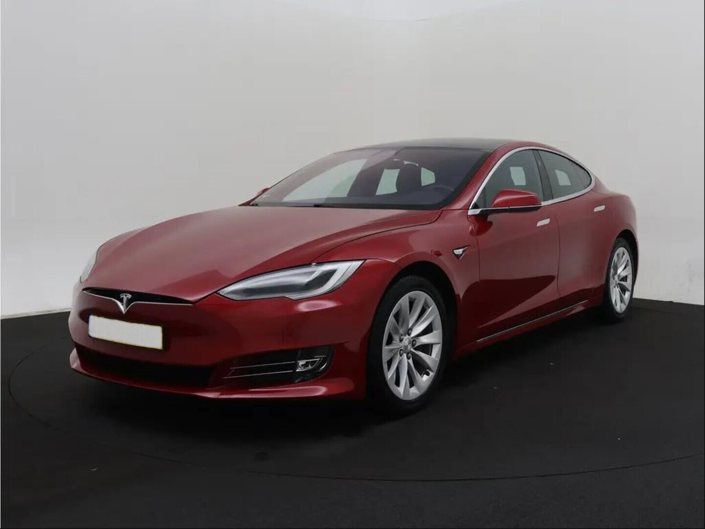 TESLA Model S 2019
