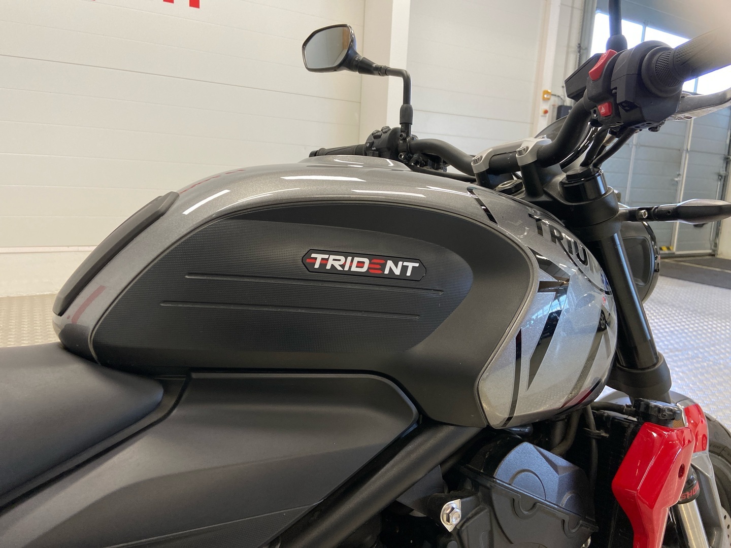 TRIUMPH TRIDENT 2021