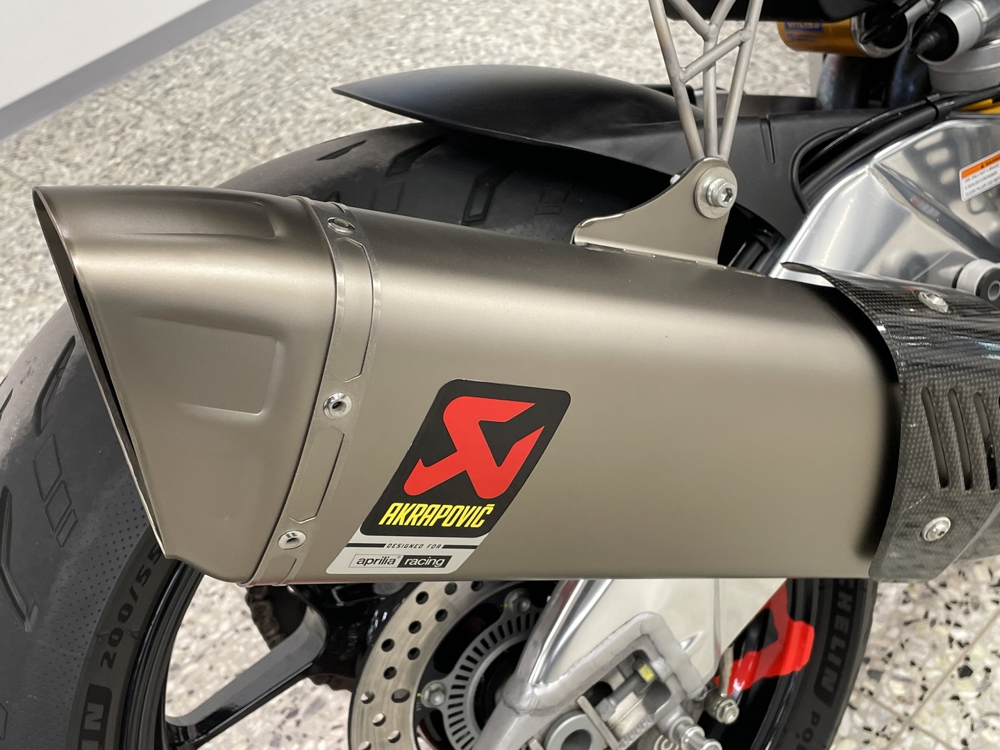 APRILIA TUONO 2022