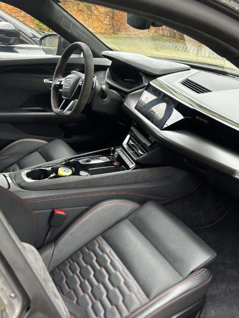 AUDI E-TRON GT RS 2022