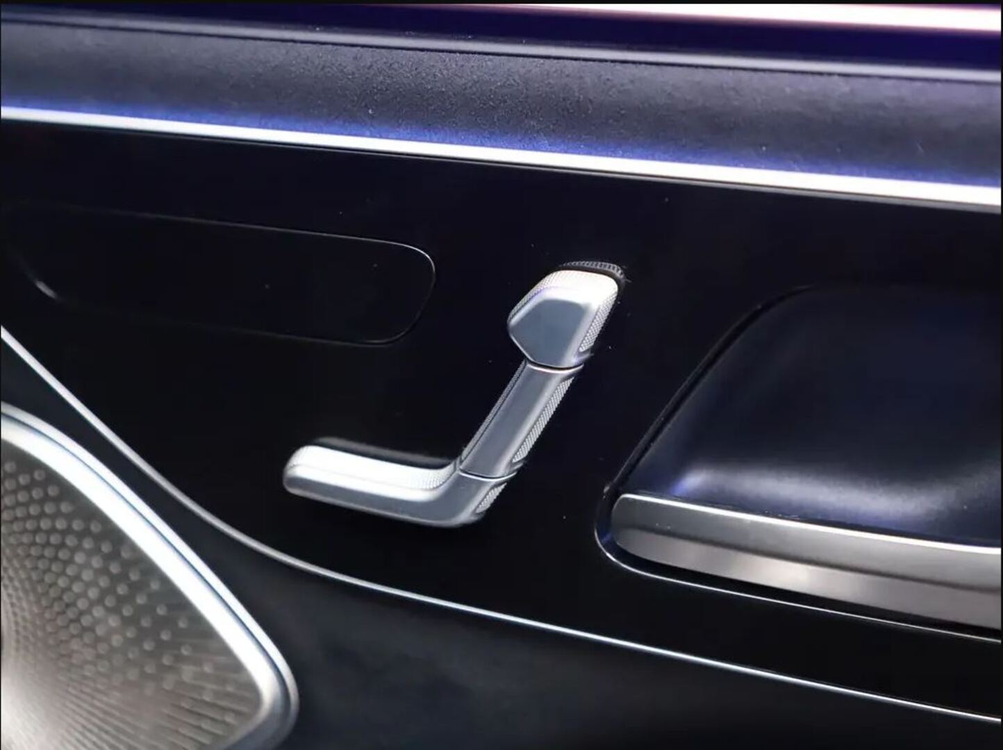 MERCEDES-BENZ EQS 2024