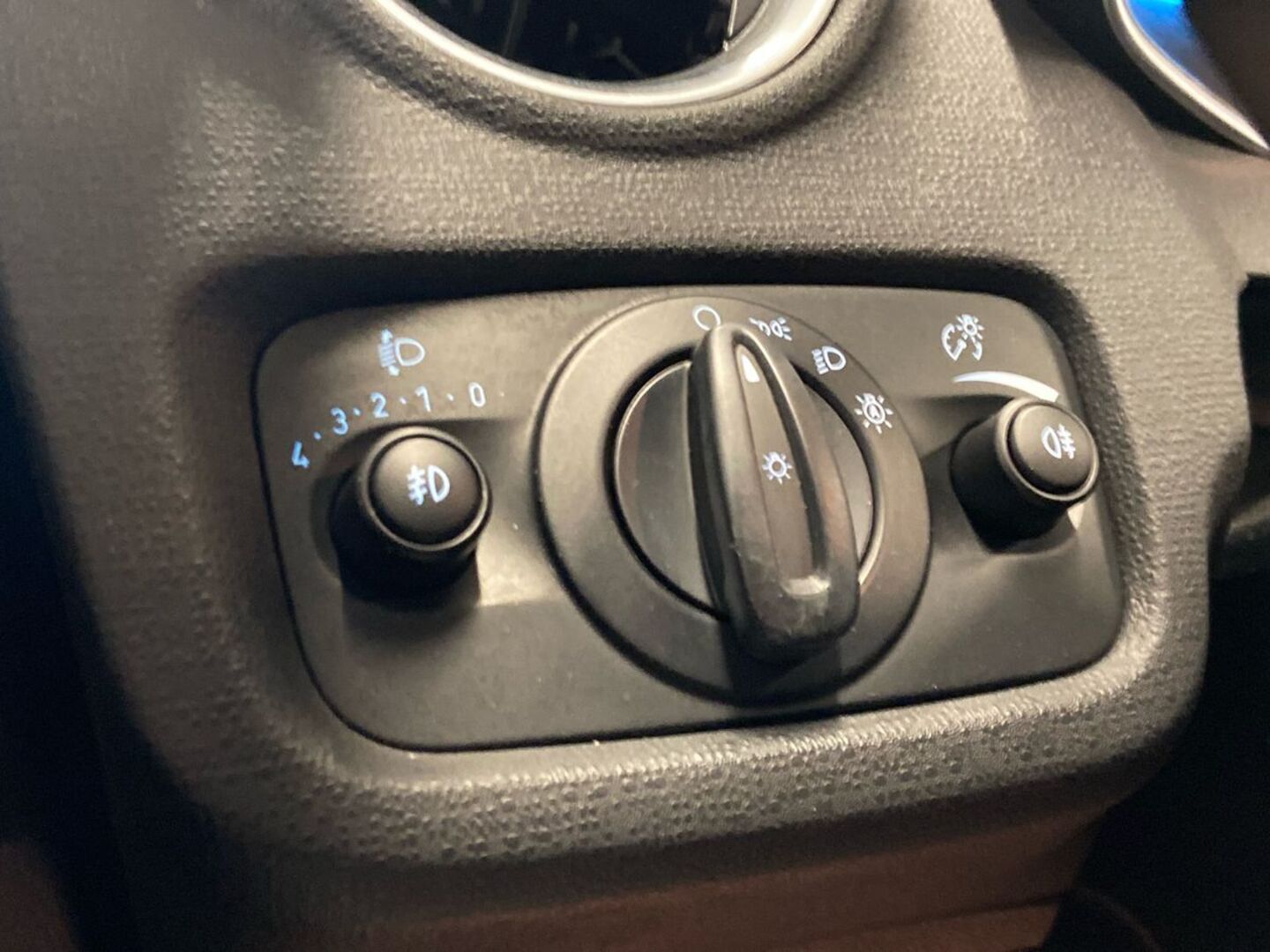 FORD Fiesta 15