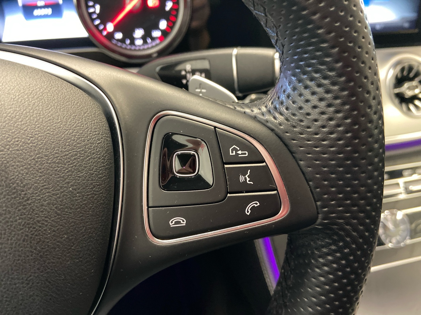 MERCEDES-BENZ E 2017