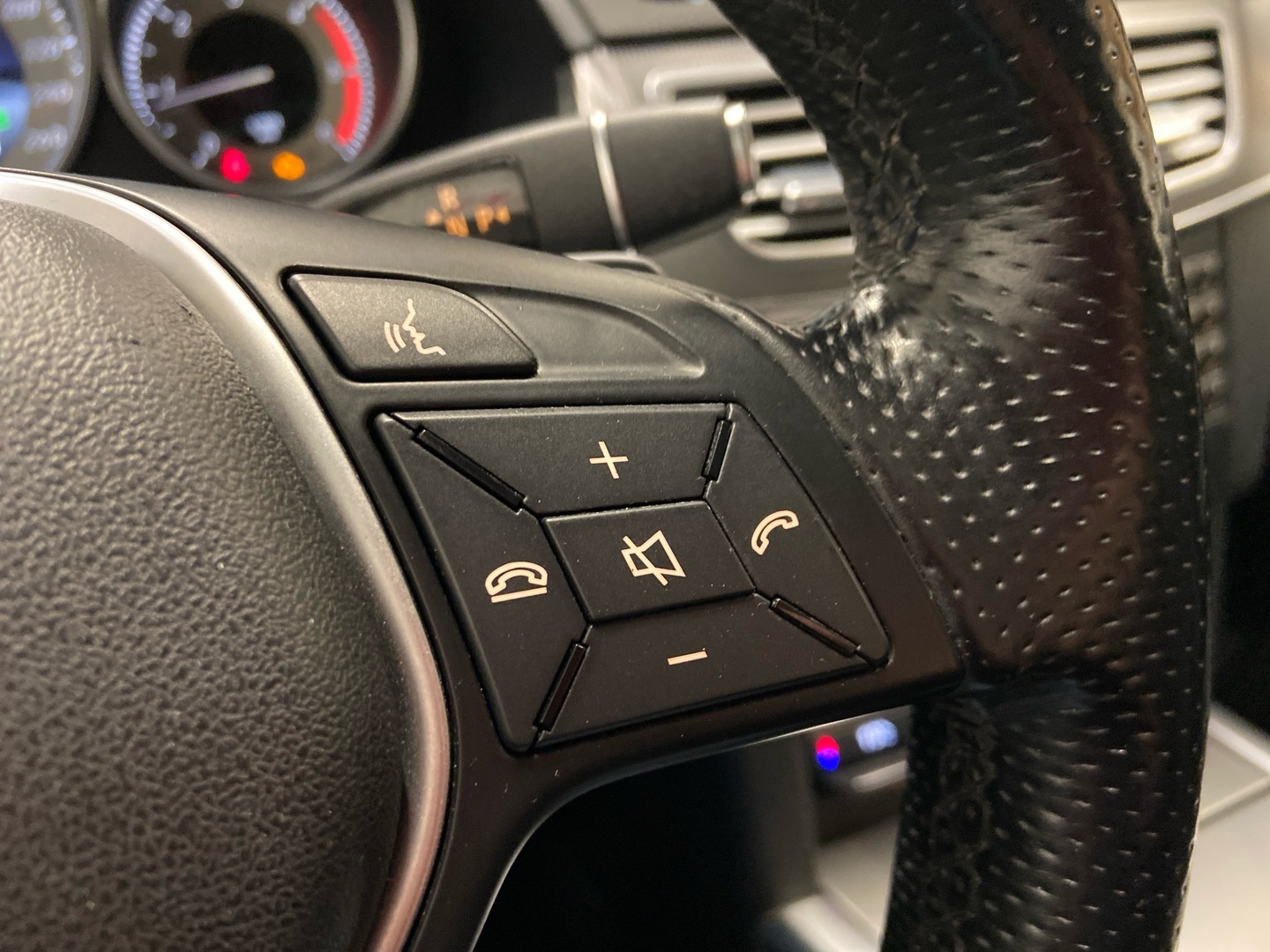 MERCEDES-BENZ E 2013