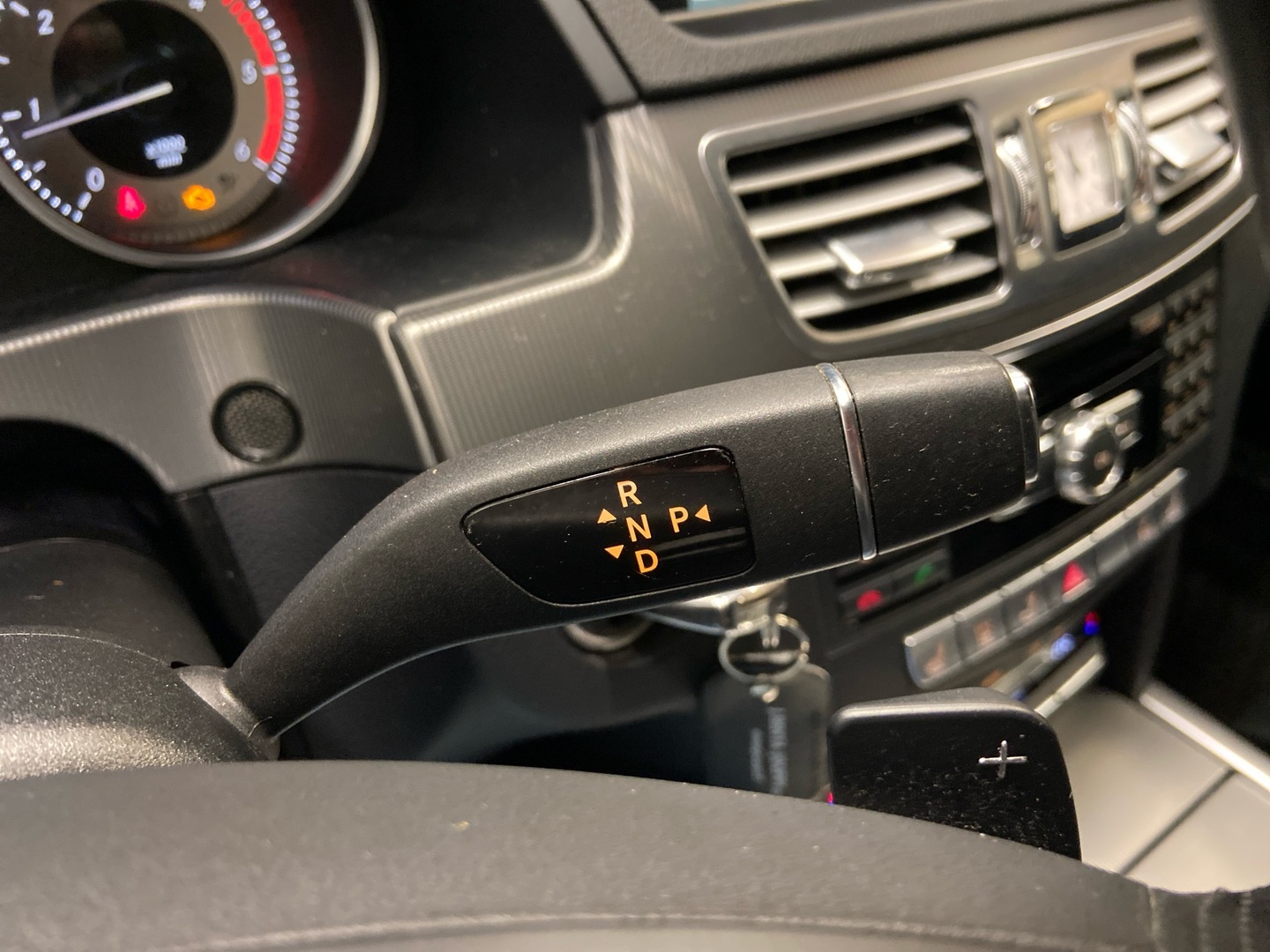 MERCEDES-BENZ E 2013