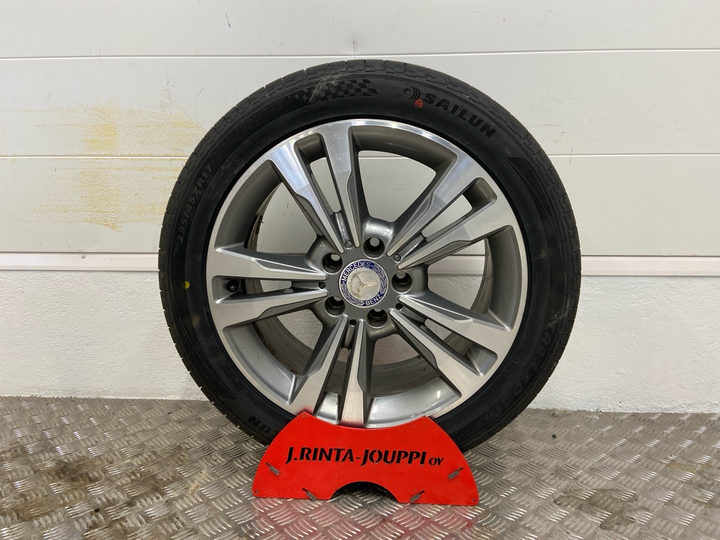 MERCEDES-BENZ E 2013