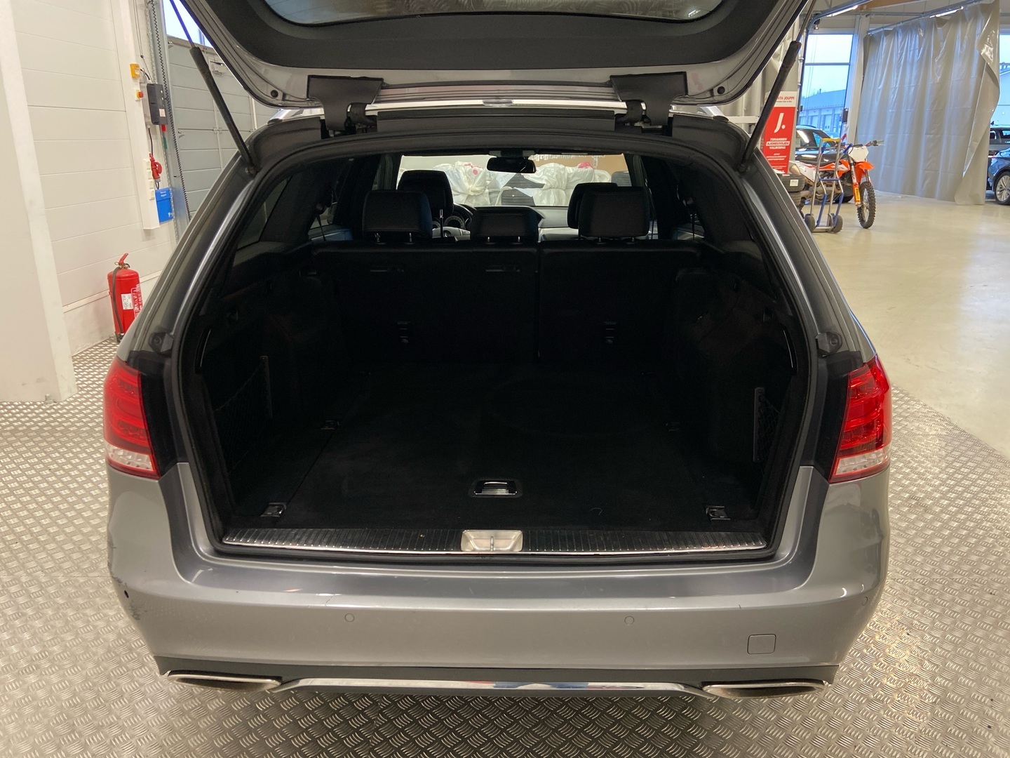 MERCEDES-BENZ E 2013