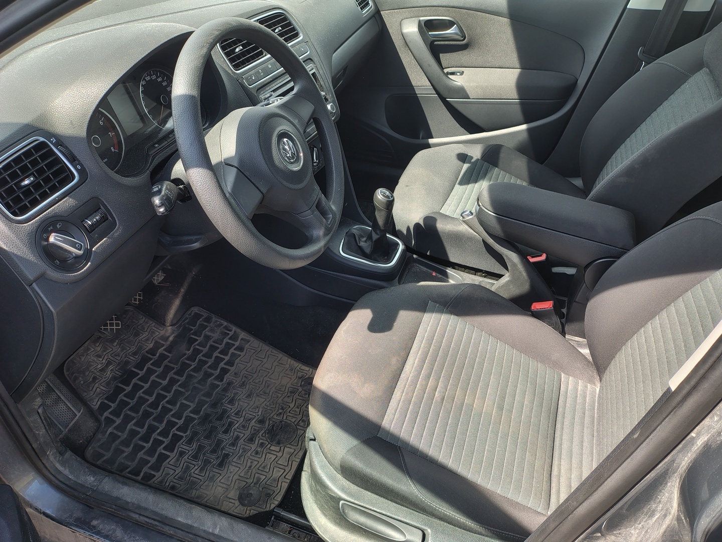 VOLKSWAGEN Polo 2011