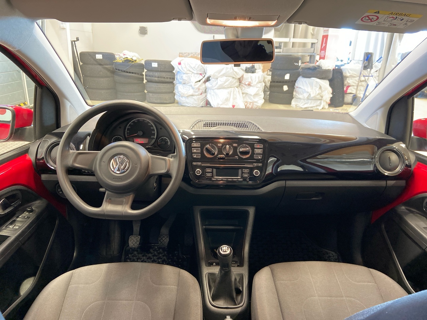 VOLKSWAGEN up! 2015